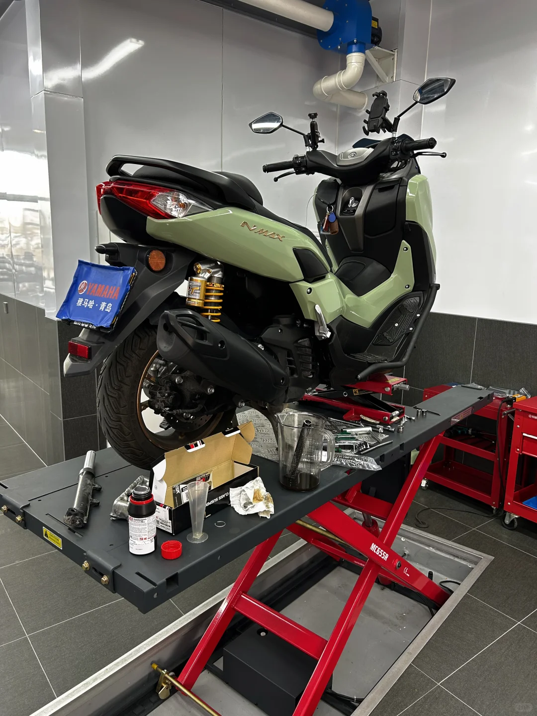 ?给小绿换yss前减震弹簧！