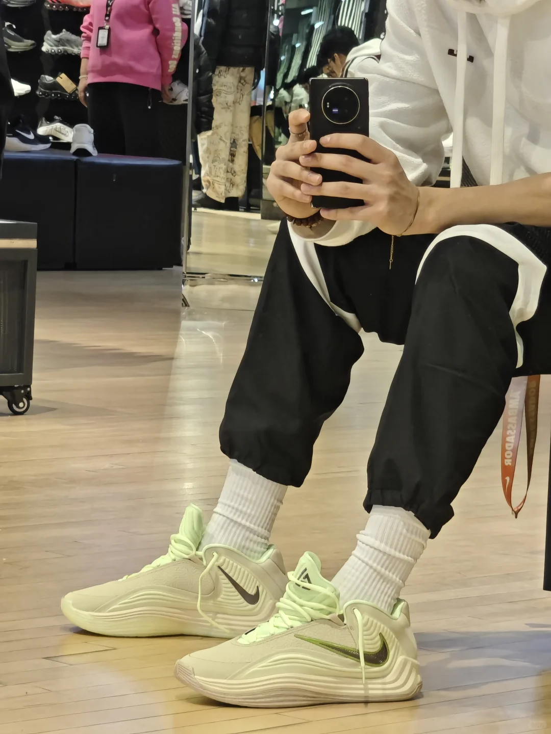 当米白邂逅荧光绿?