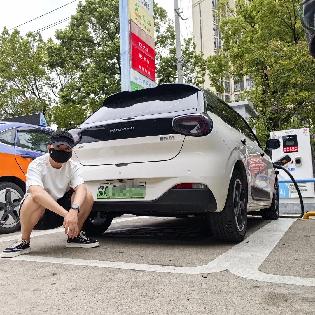 纳米01行车记录仪安装位置