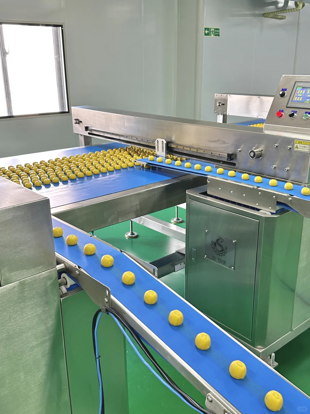 想在盒马这个烘焙工厂待一天！好治愈啊