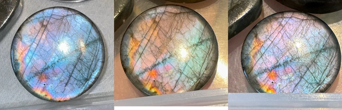 “变脸”拉长石