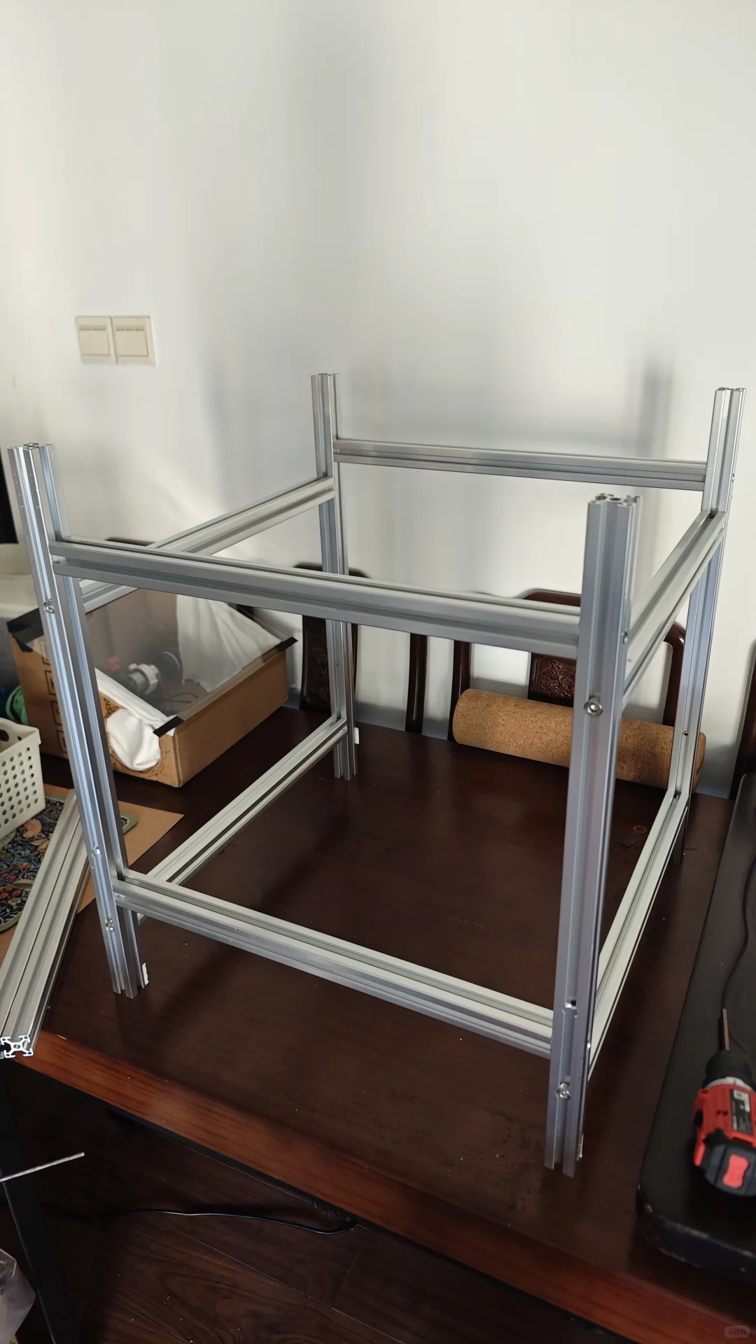 专门设计的标准化铝型材机床柜完成了