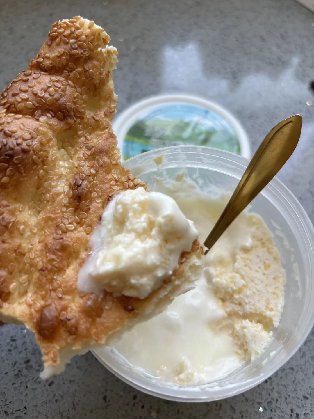 酸奶配馕，专属于新疆人的下午茶！