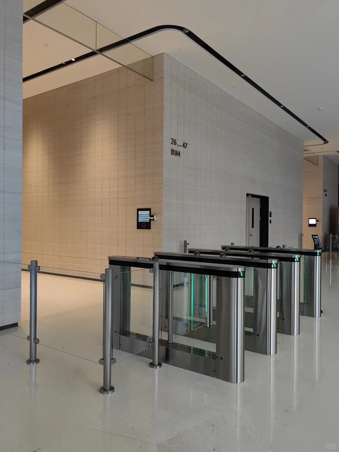 办公楼闸机的玩法