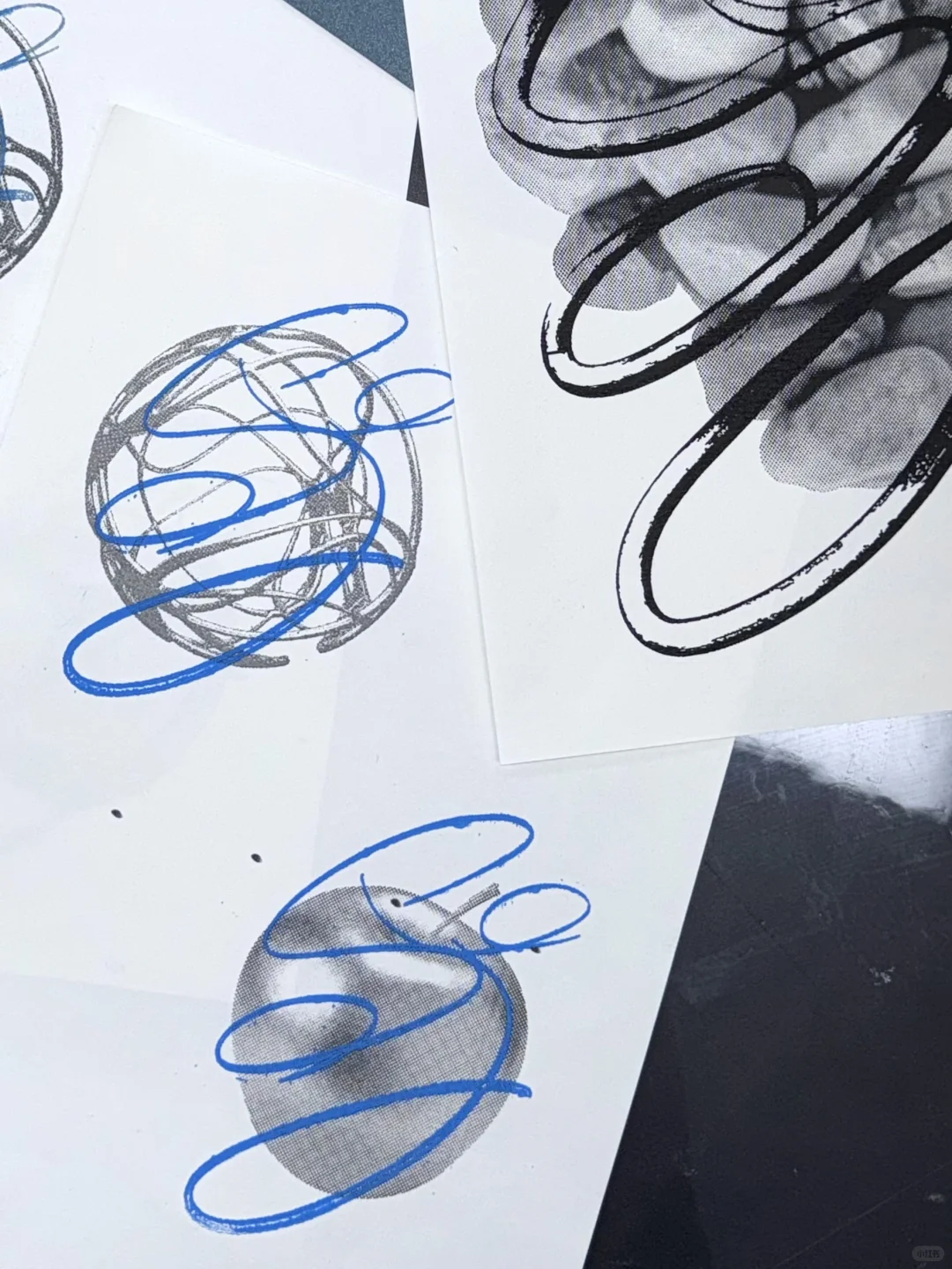 在围裙上印了自己做的logo