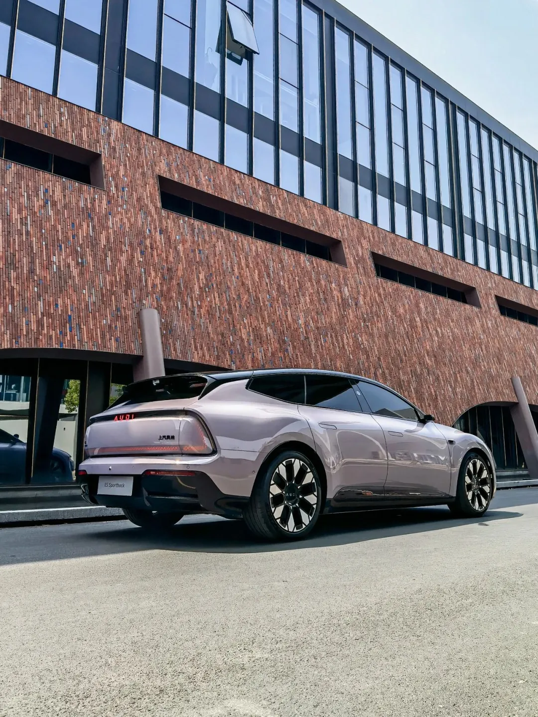 上汽奥迪E5 Sport back的可调光天幕