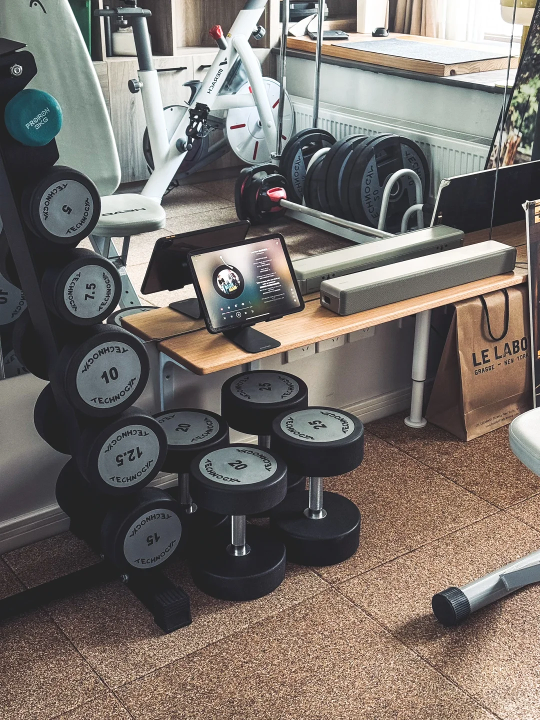 31岁独居|不到5k,8平米书房改家庭健身房