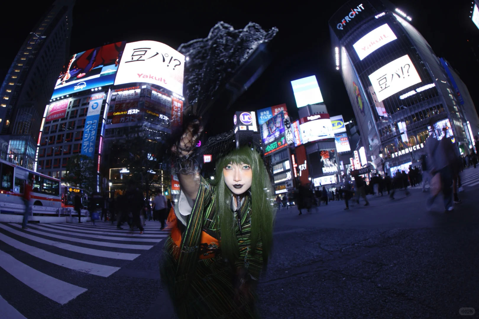 在世界上最繁华的街头为你献上花束