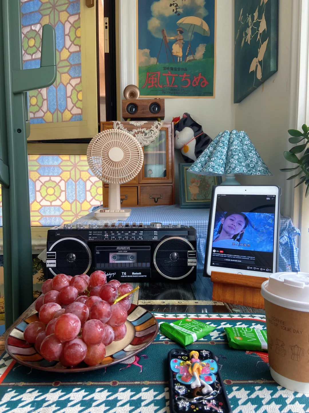 普通人家不精致但是却干干净净的房间