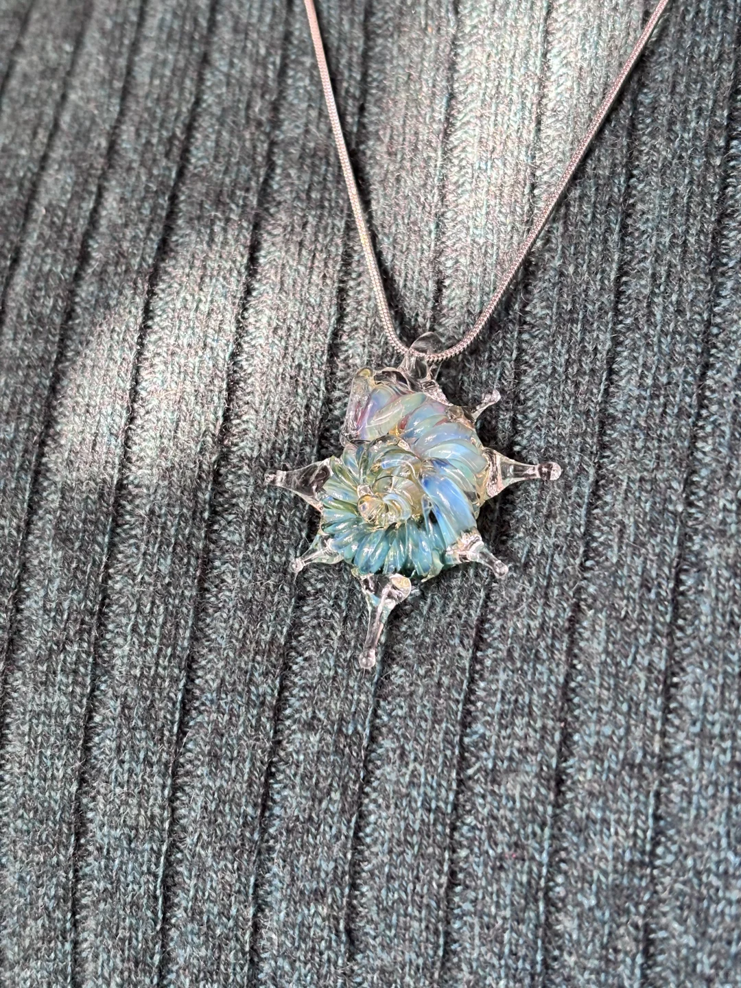 绿毛衣绿海螺绝配啊！！