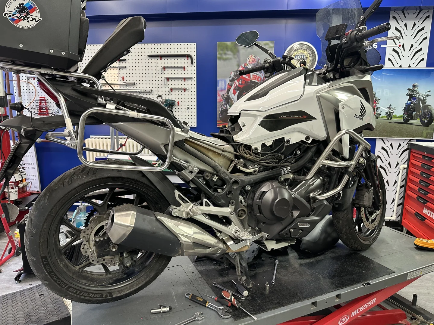 今天给NC750X 升级海魄避震弹簧