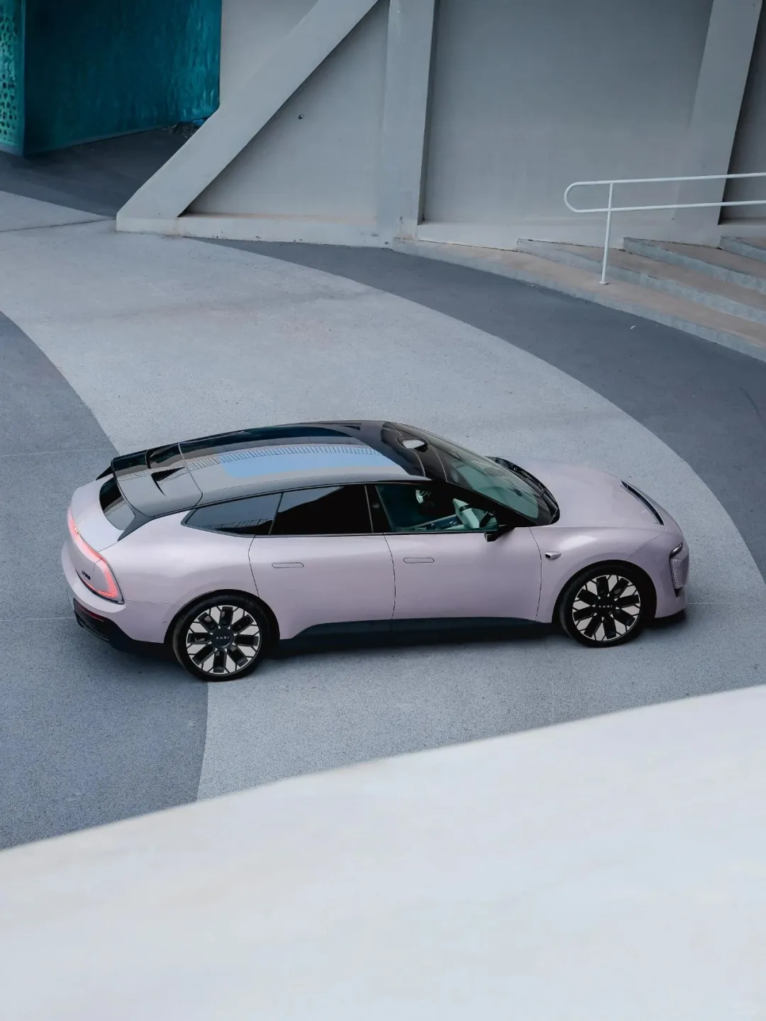 上汽奥迪E5 Sport back的可调光天幕