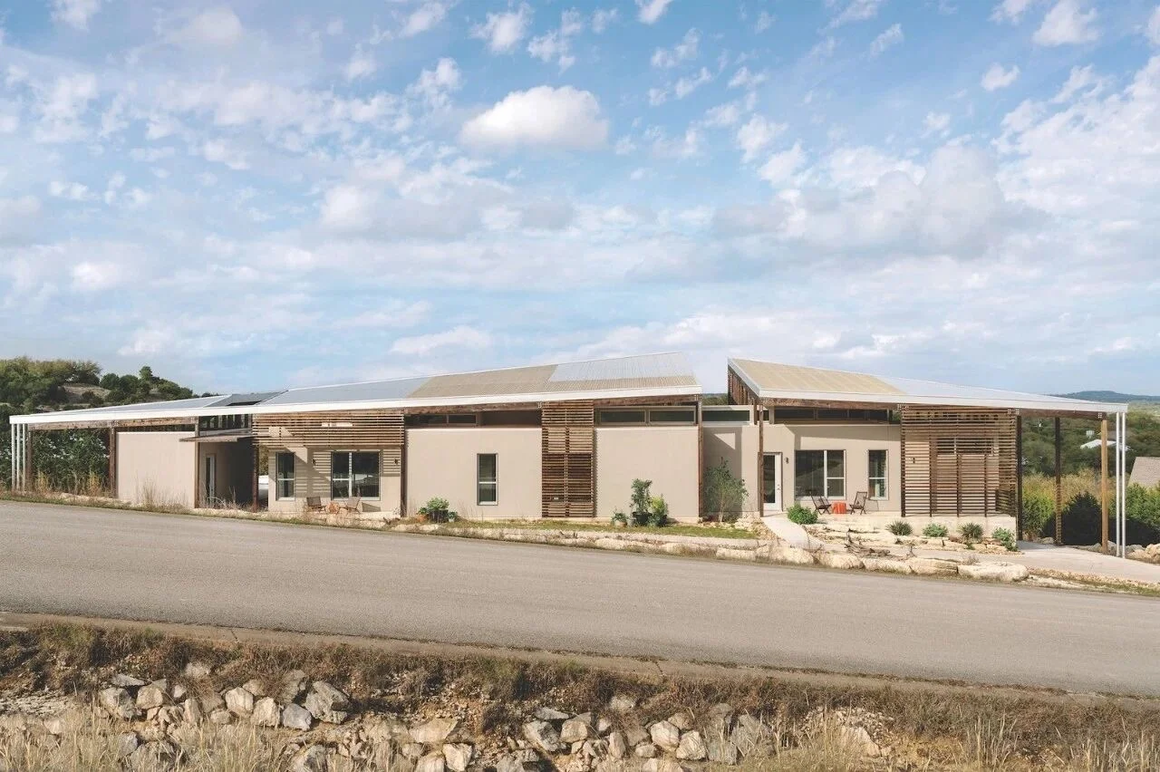 建筑师为退休父母打造坡地景观节能养老房