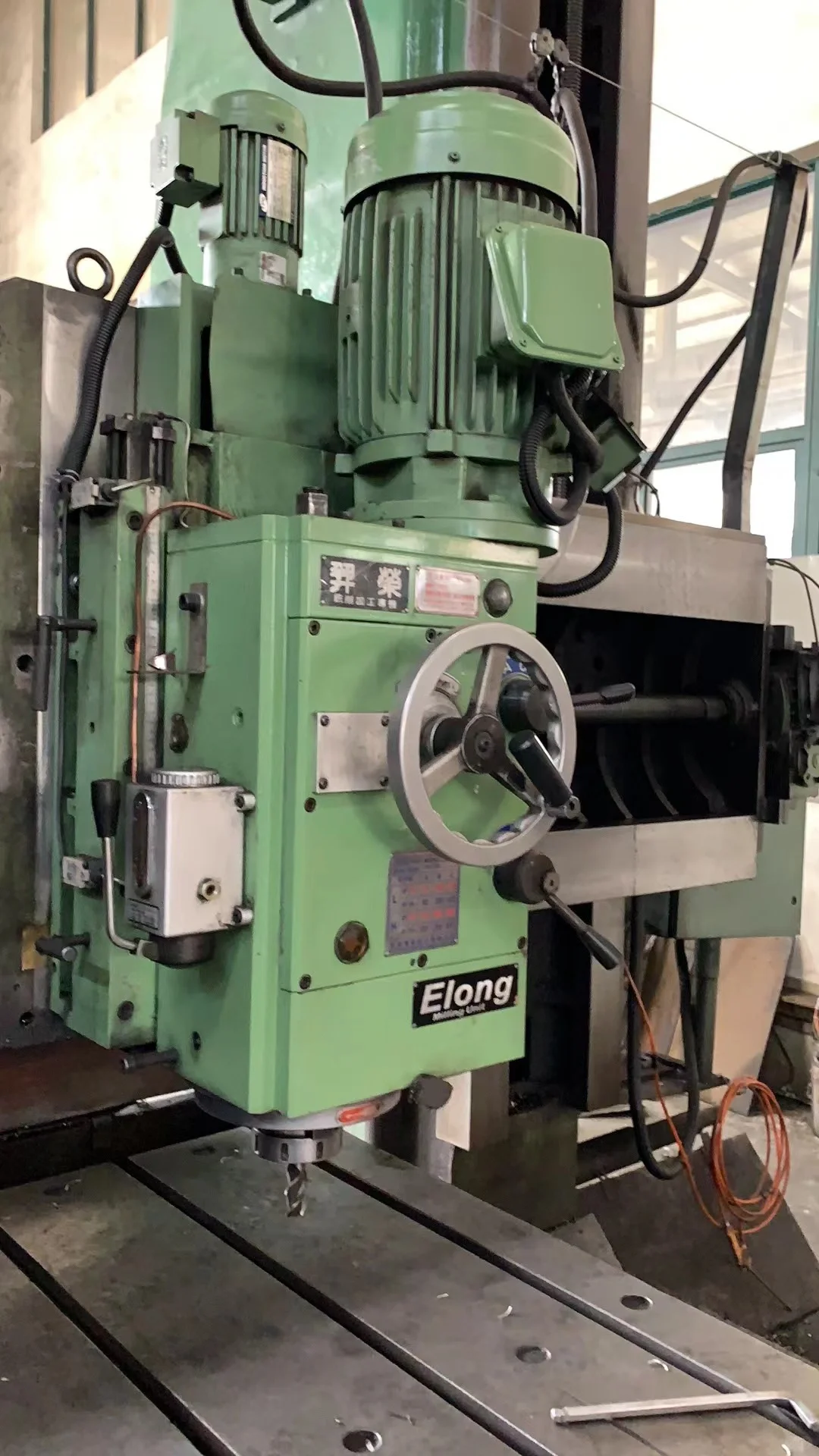 出两台龙门铣床2x6米一台，2x4米一台，两台