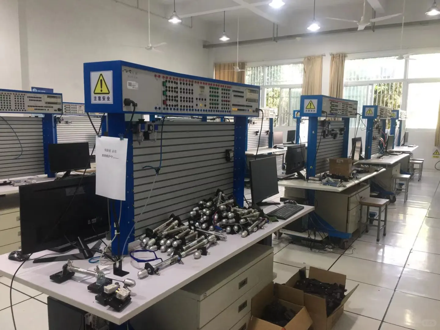 苏州工学院液压气动设备安装调试