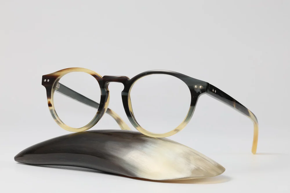 眼镜工厂:不同颜色的变色镜片都有什么功能