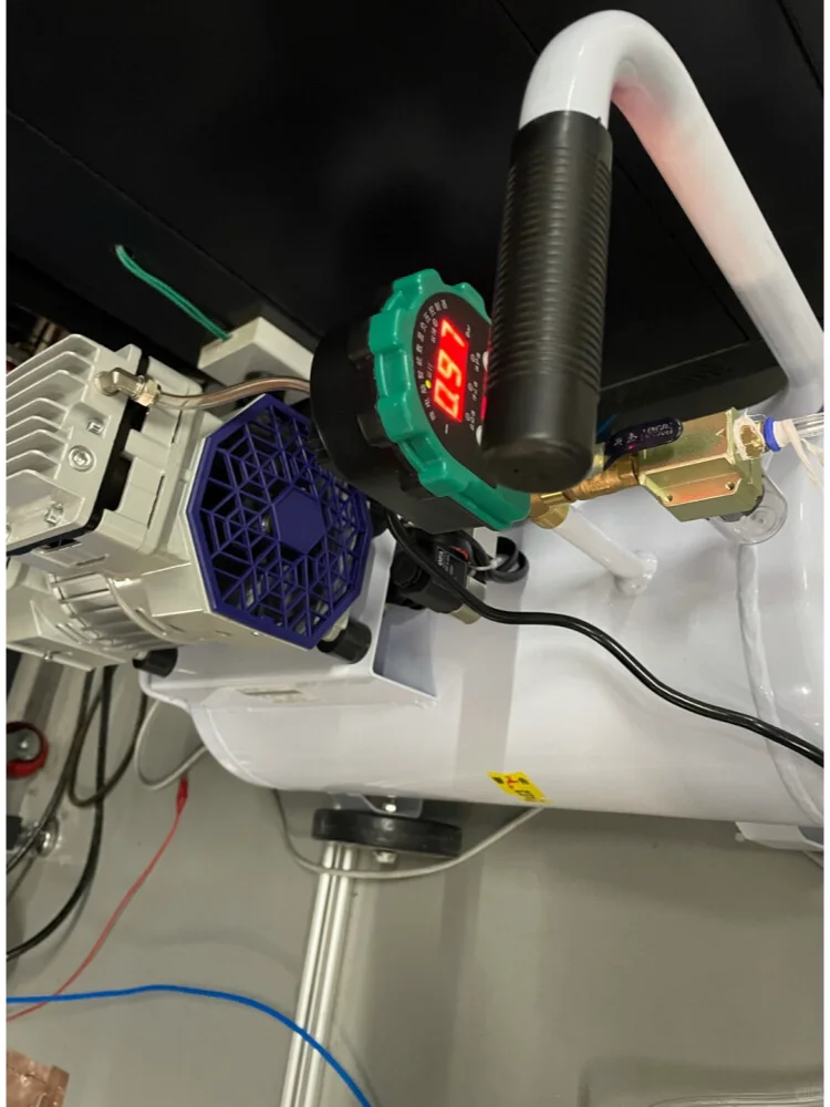 我替你试过这个真空泵了，真空度可以到0.97