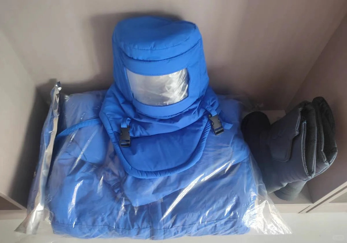 《防冻防爆防静电！钢铁战衣液氮都炸不穿》