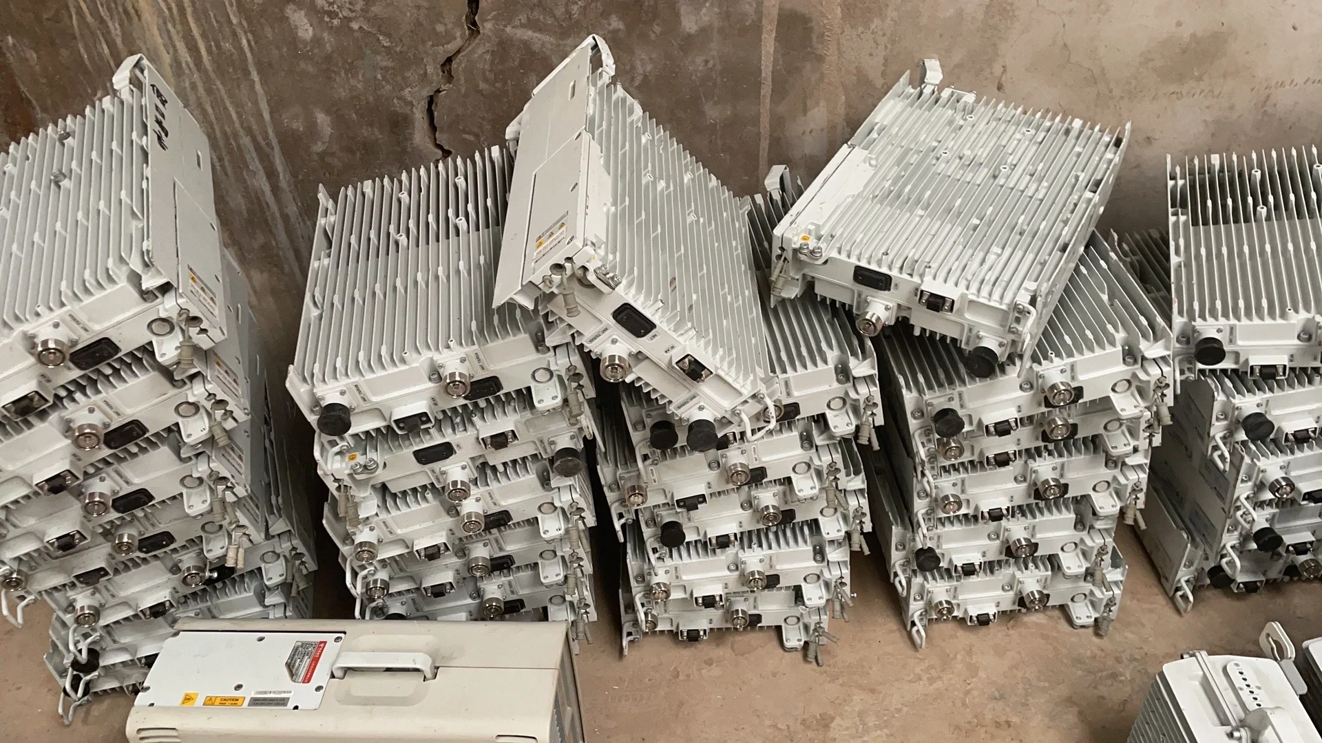 通信设备，B B U R R U回收价值非常高哦