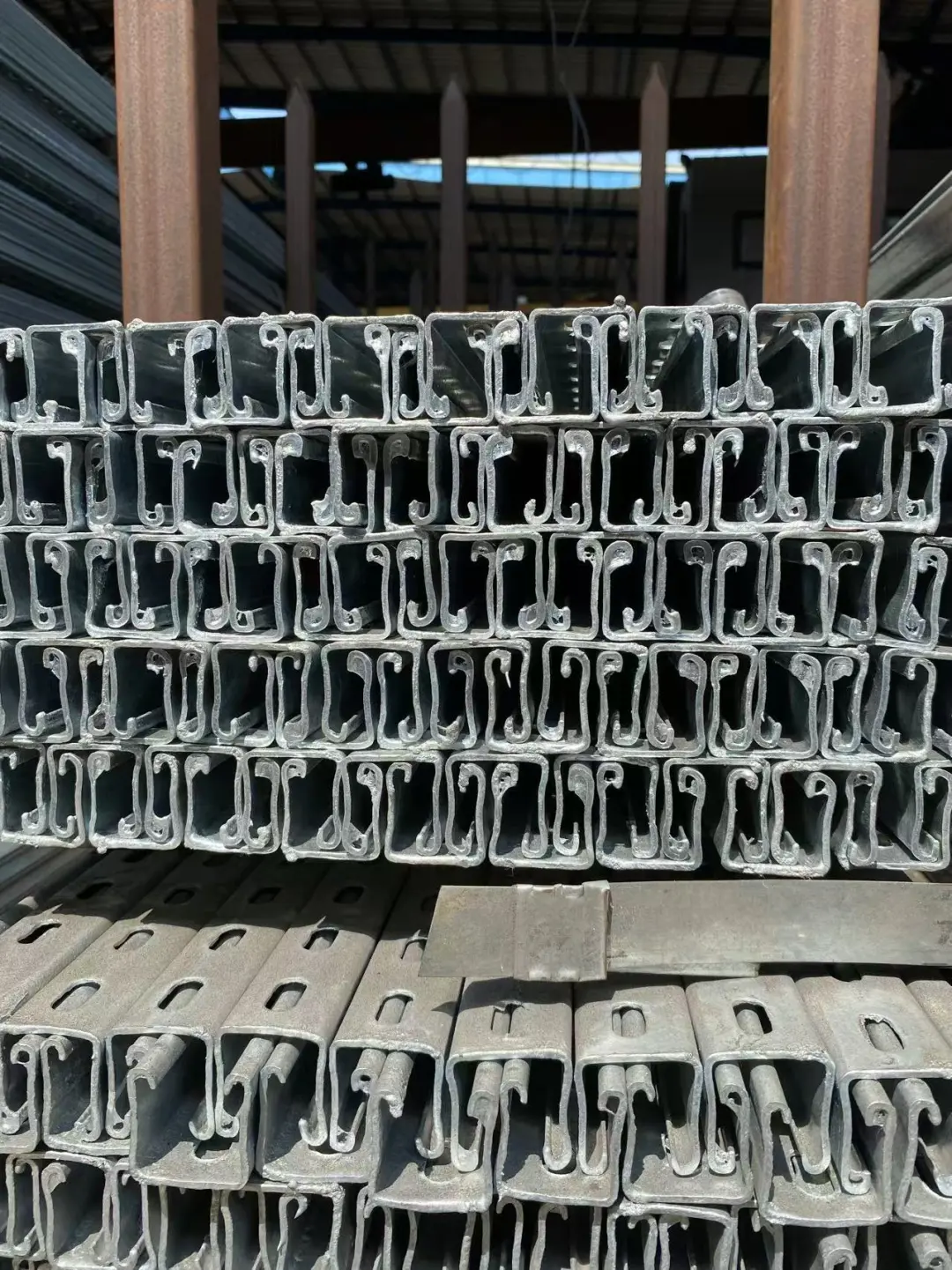 湖南张家界光伏支架厂商电话多少