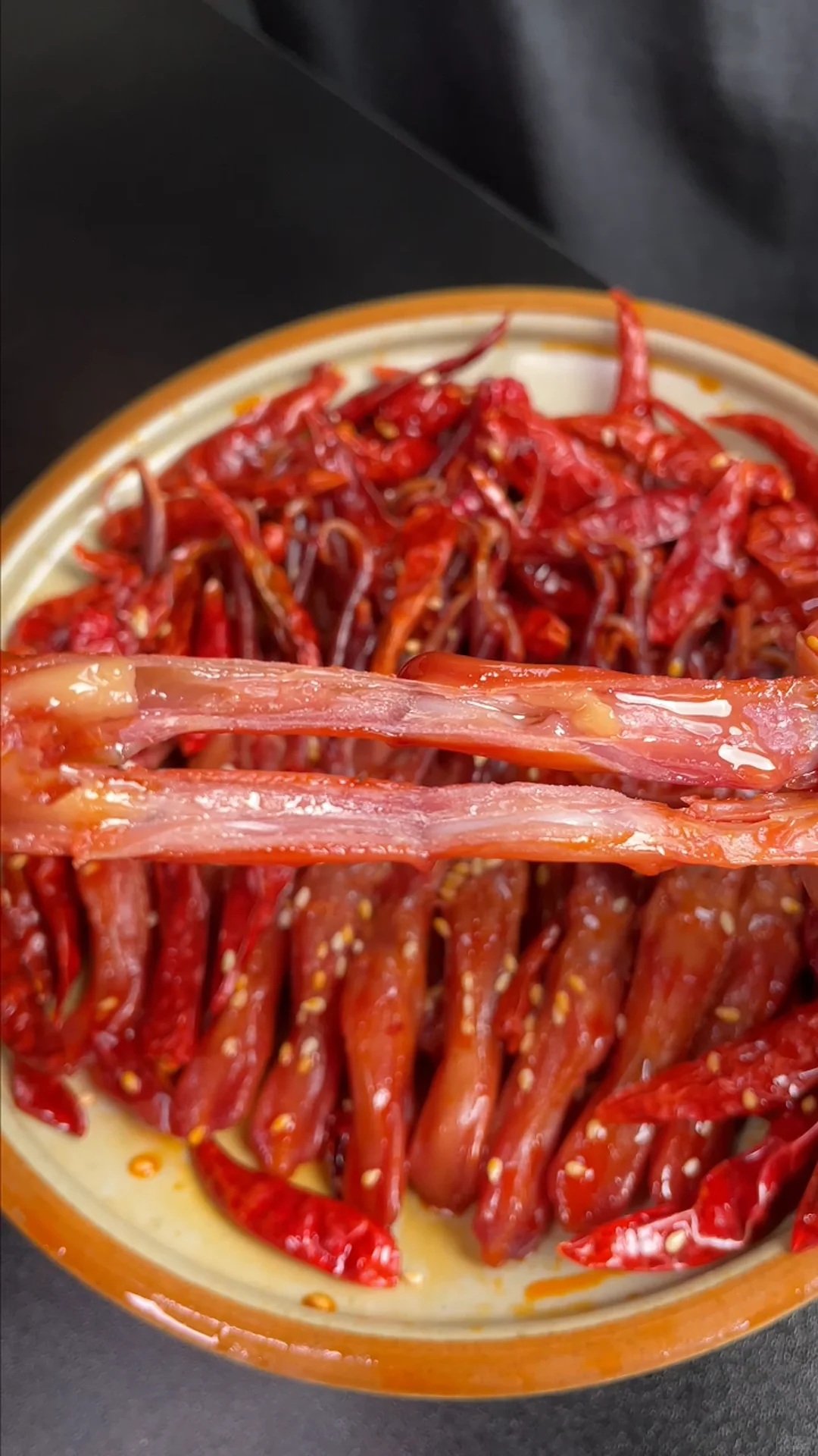 再冷漠的人吃到这个鸭舌也会笑出声