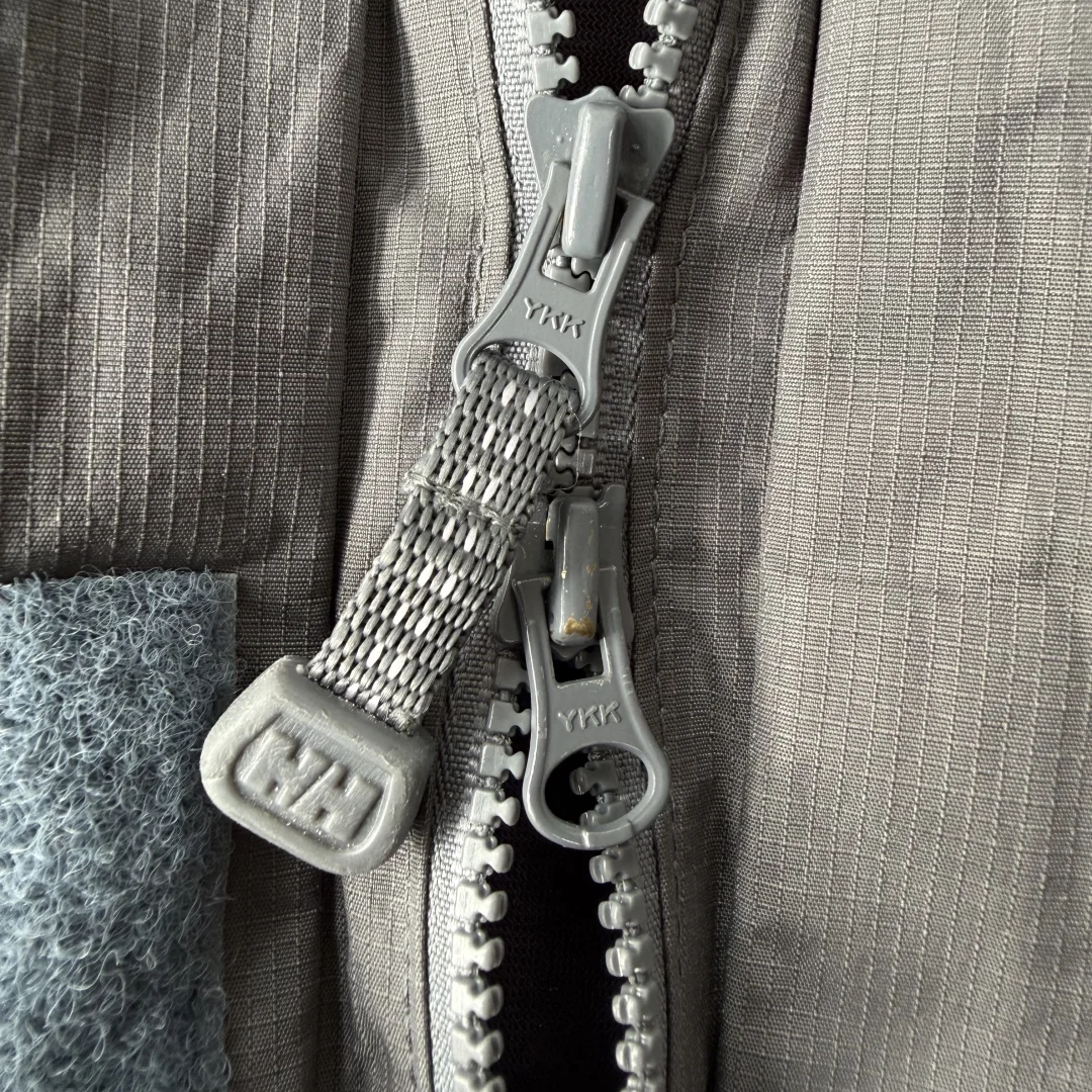 Available❄️00‘s HELLY HANSEN 户外夹克