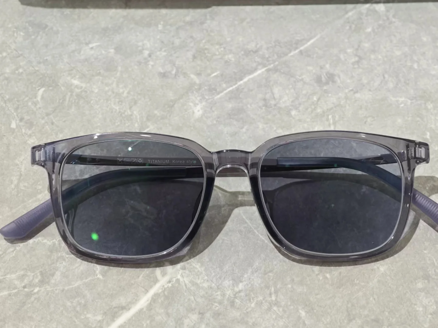 变色眼镜怎么样？