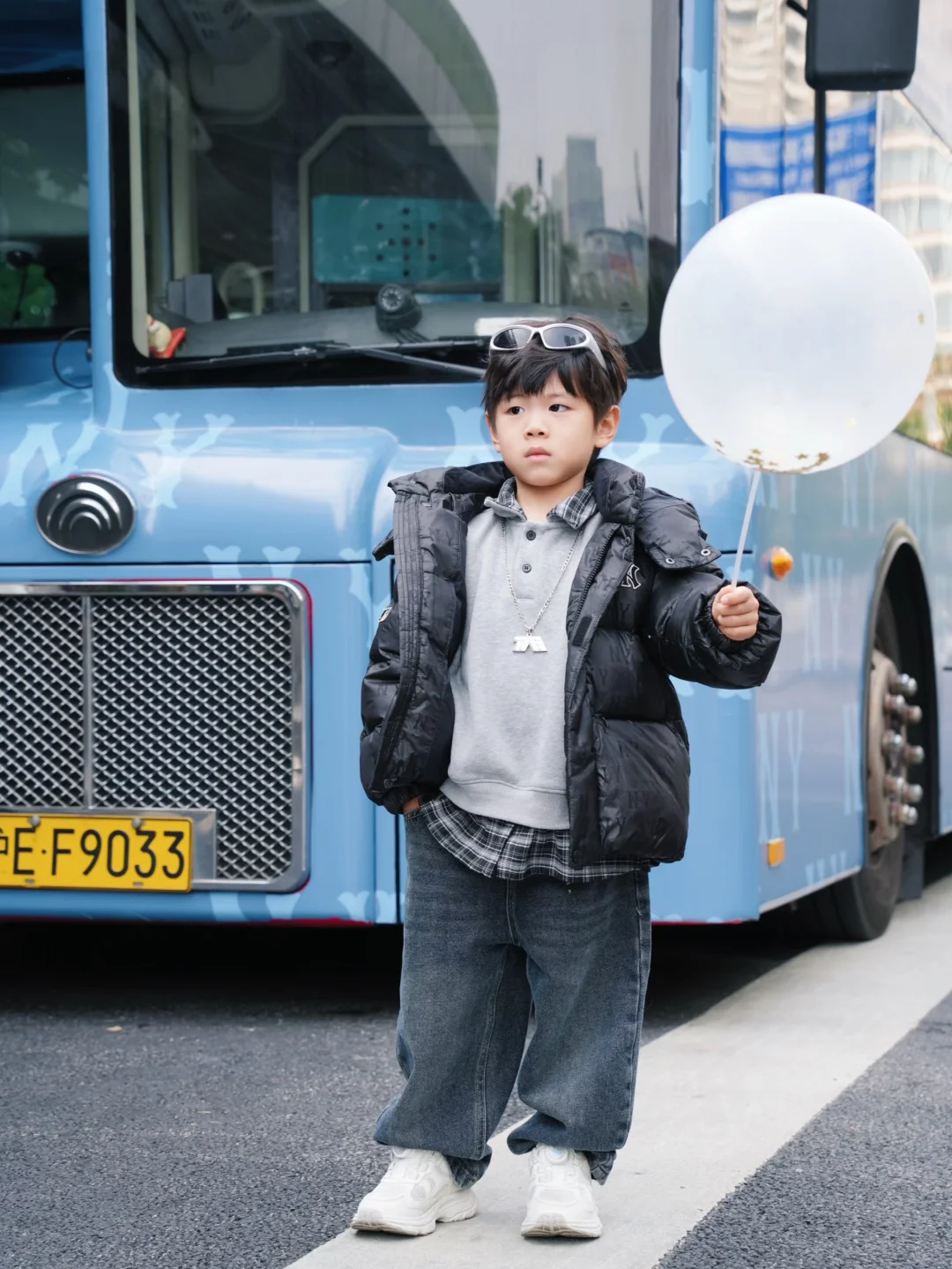 集合❗️上海街头惊现MLBKIDS老花痛车巴士?