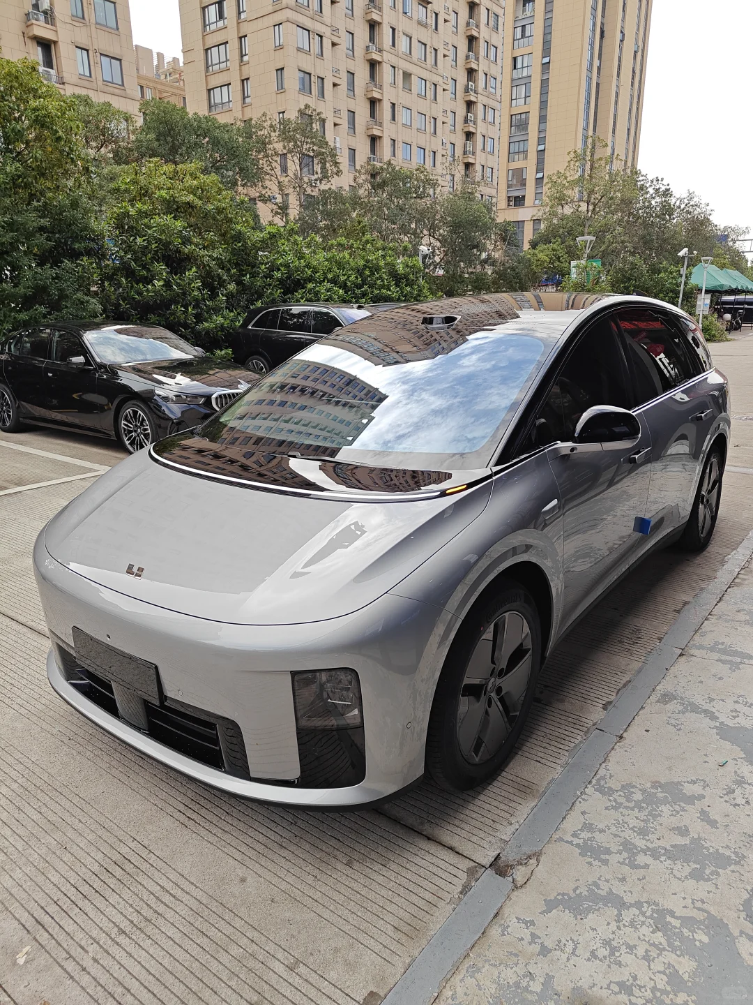 ?理想i8窗膜神操作:隔热防晒又省电!✨