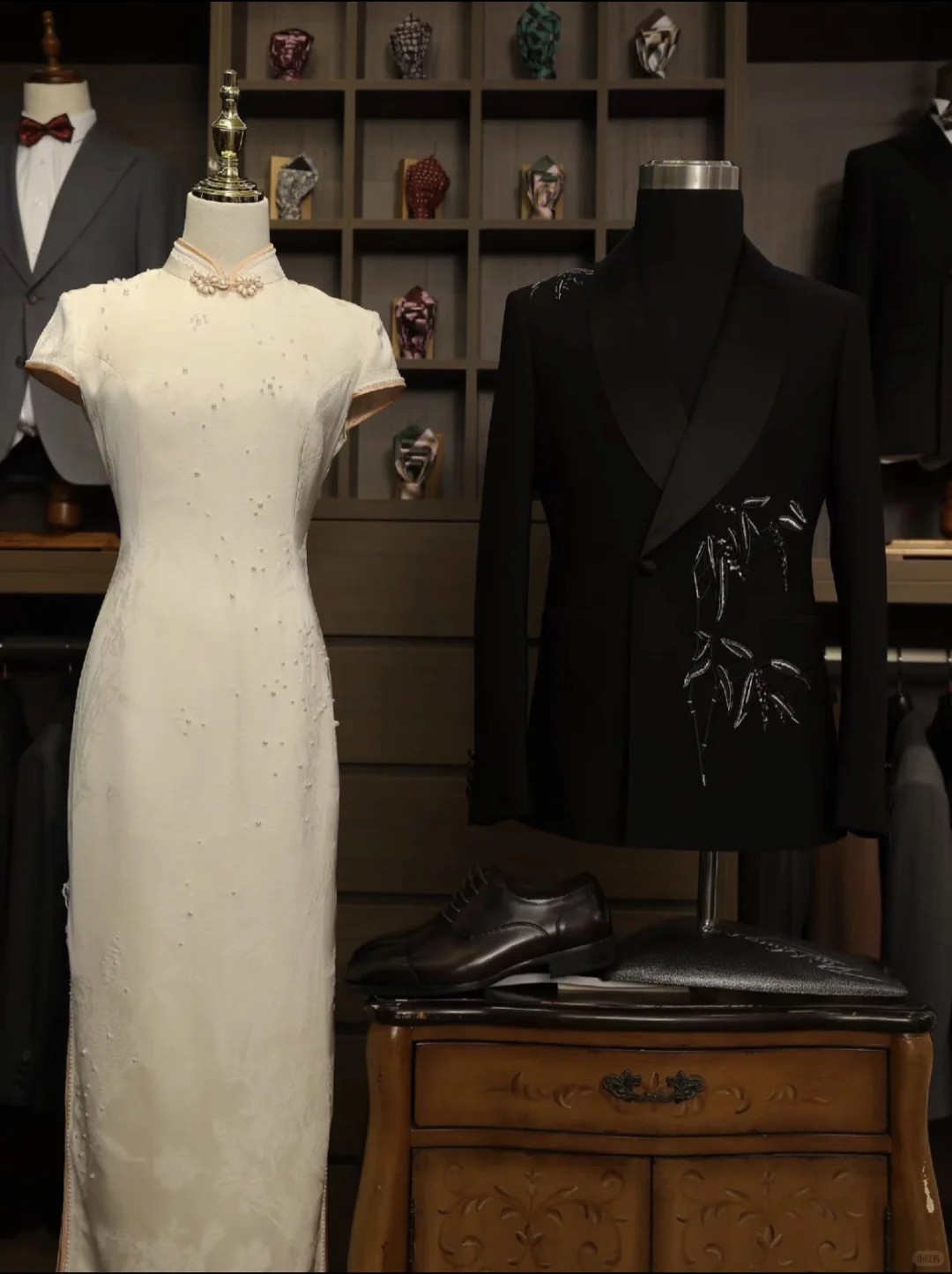 东莞|黑色中式西装×白色珠钻旗袍，超绝搭配