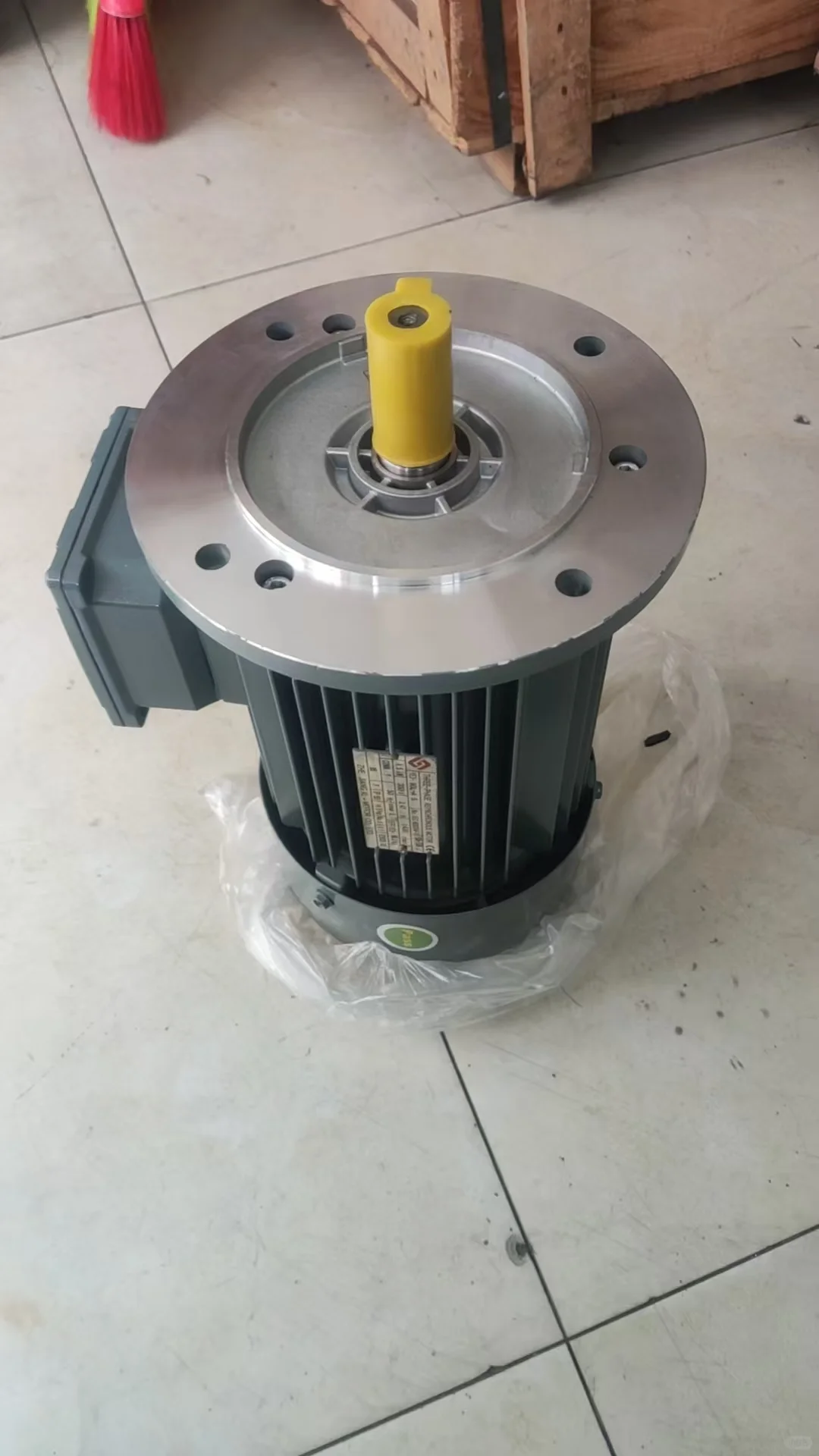 THREE-PHASE ASYNCHRONOUS MOTOR CEYE3-9