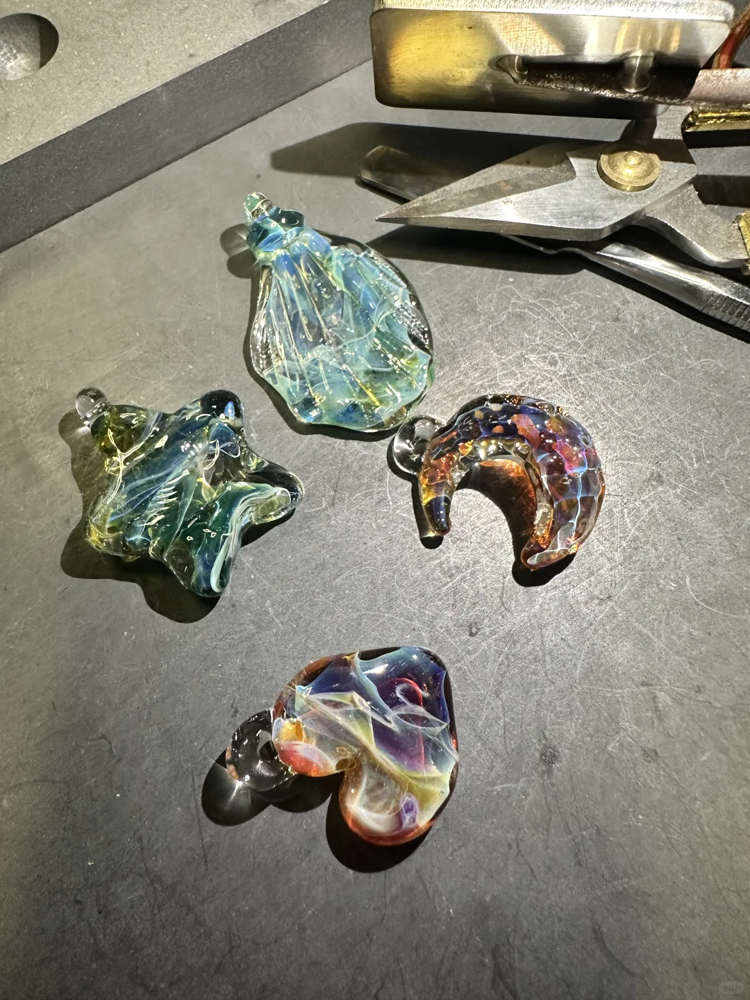 试试新到的变色料吧！