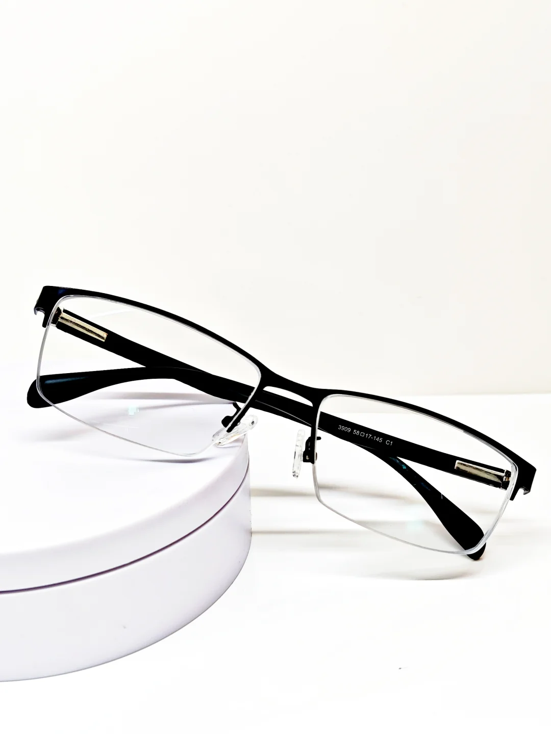 今日分享《变色片》