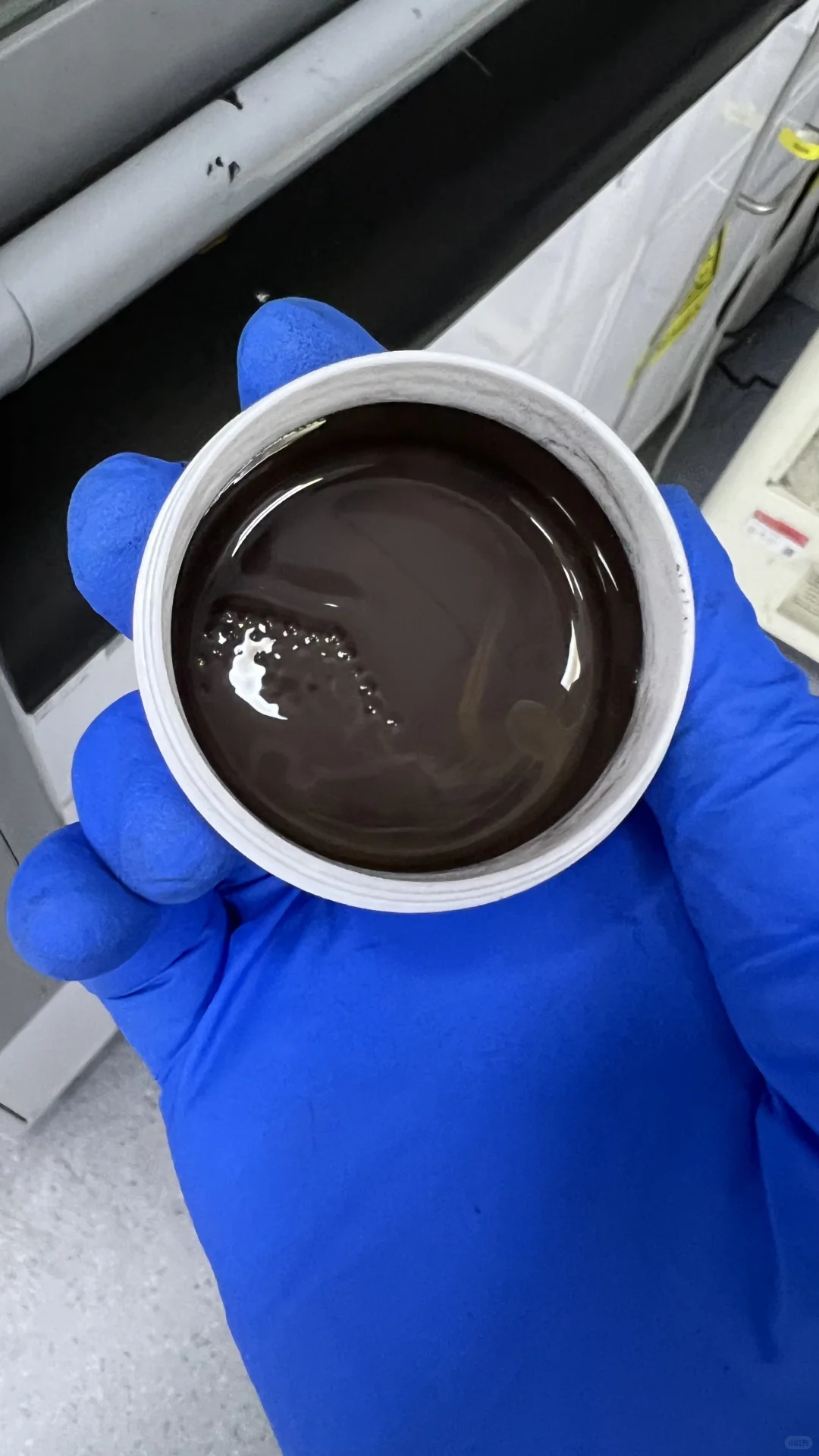 为什么我的浆料是双色的