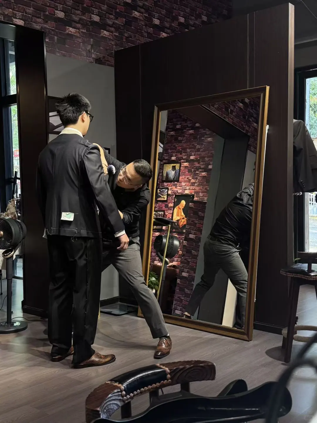 一套合体的西服就是您制胜战袍!RUIFAN专属