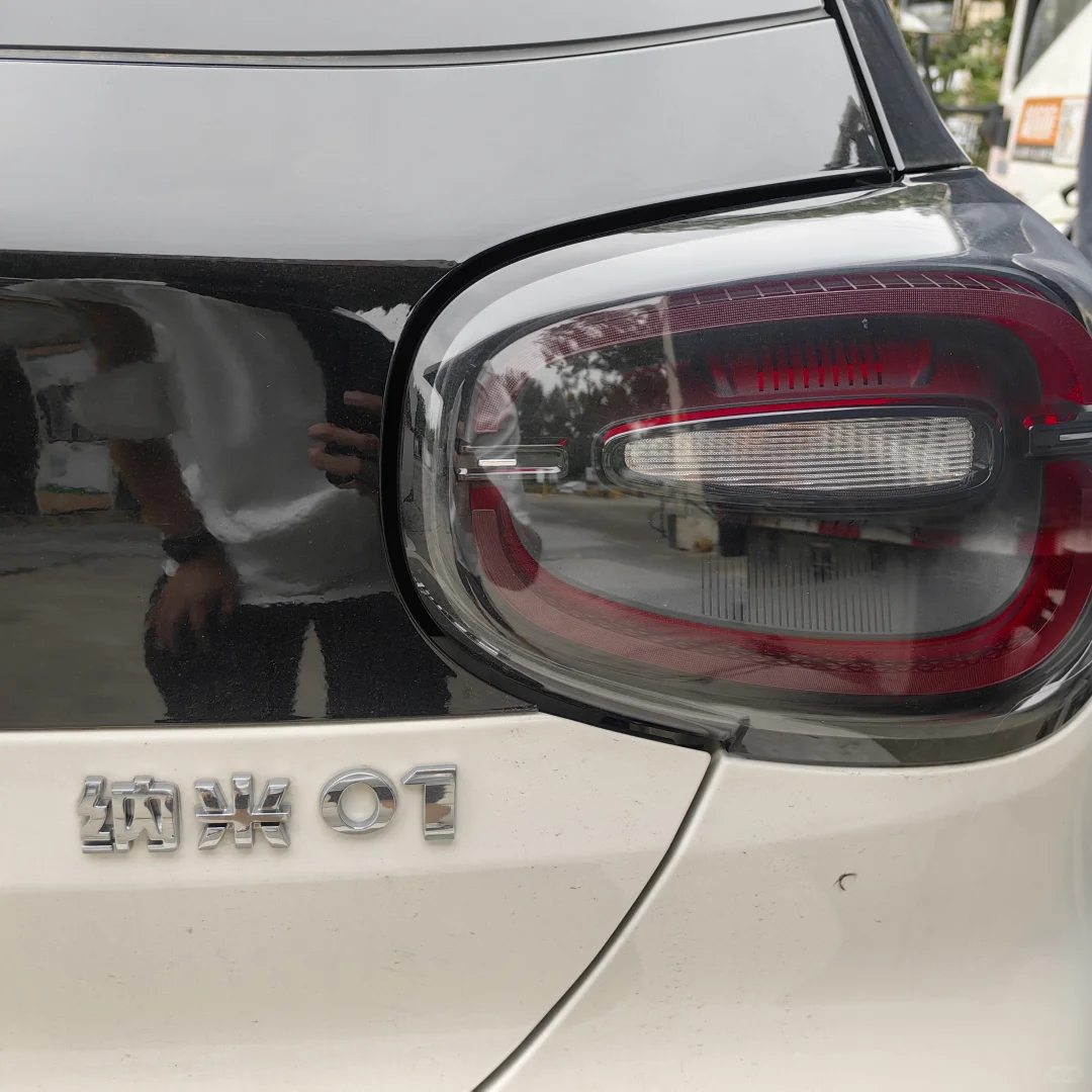 纳米01行车记录仪安装位置