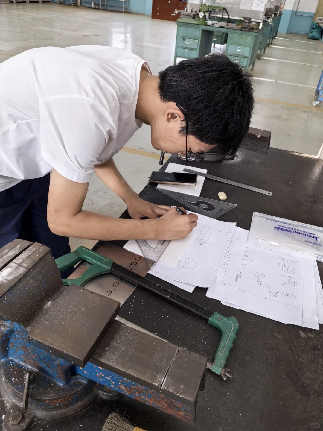 大二机械金工实习—手搓小车