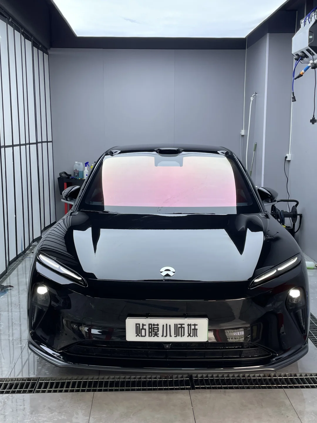 哇塞好看?可以变色的汽车玻璃隔热膜