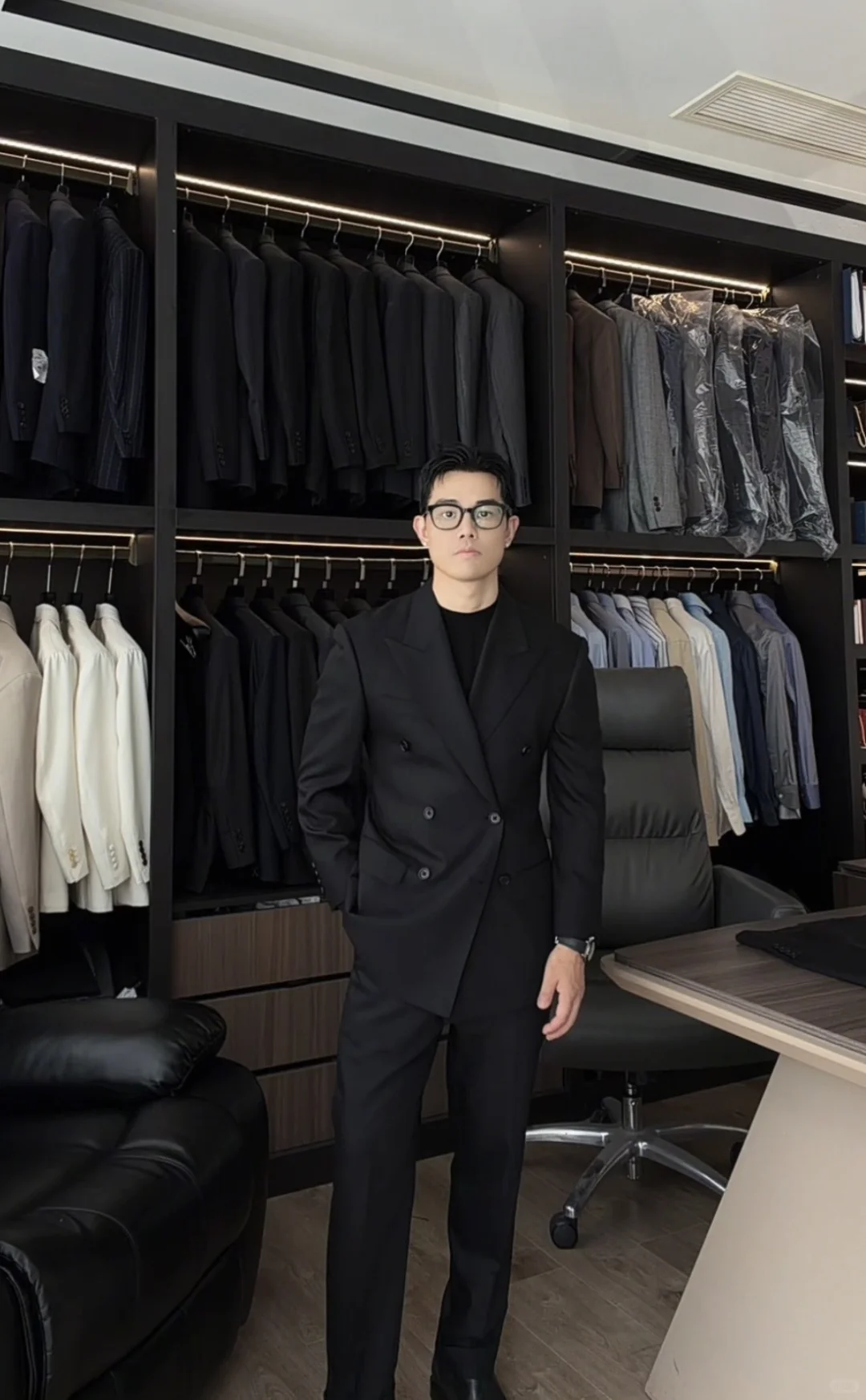 今日OOTD|一件双排扣西装穿出精英感