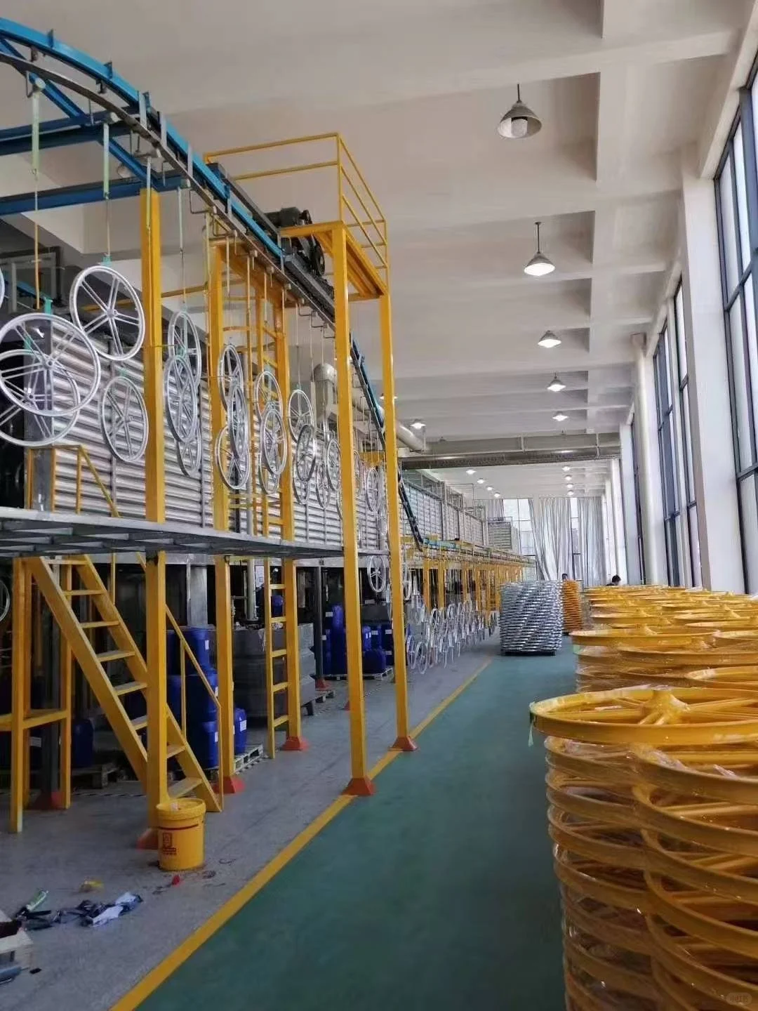 半自动喷涂生产线提升生产效率与质量