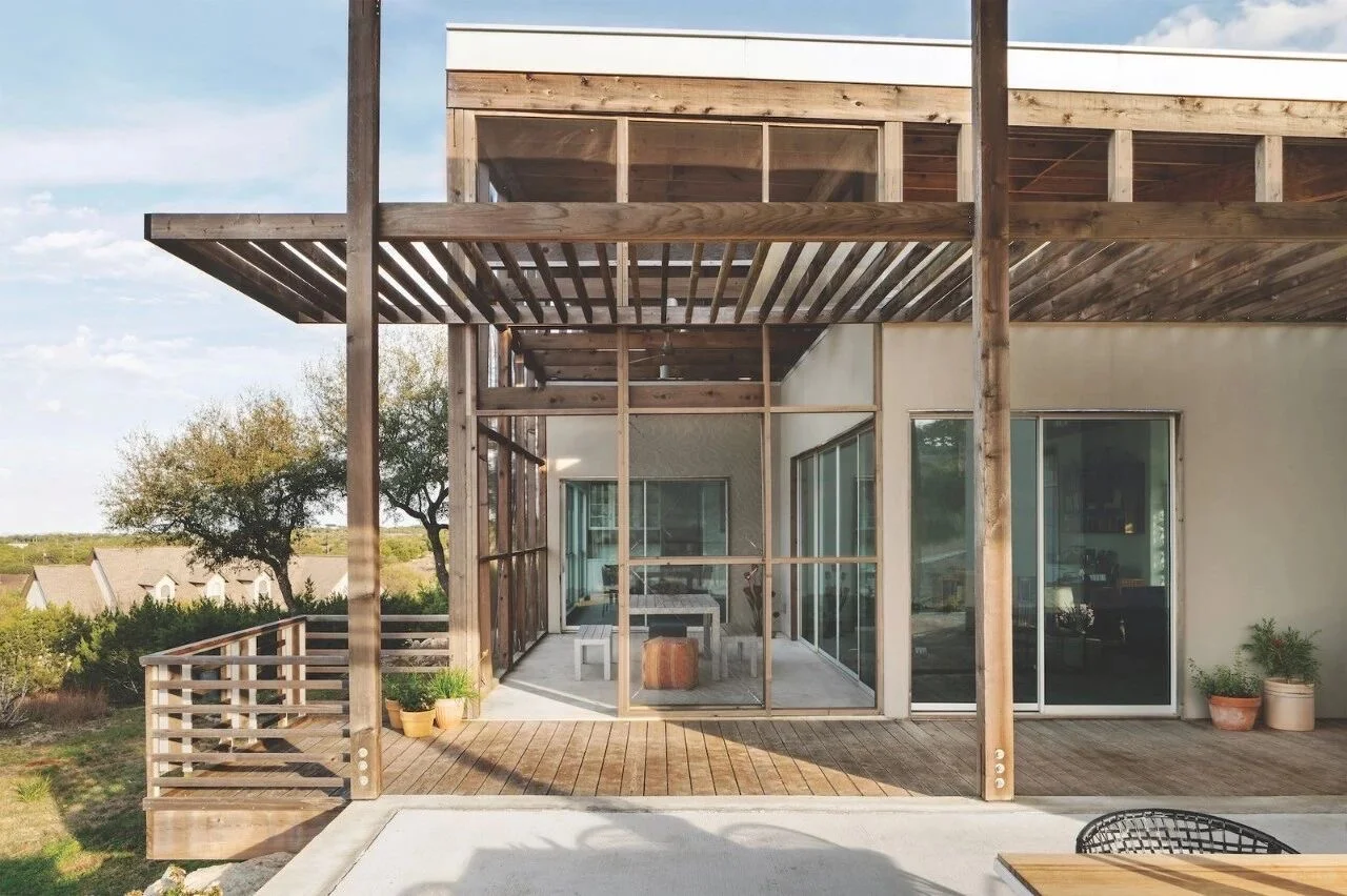 建筑师为退休父母打造坡地景观节能养老房