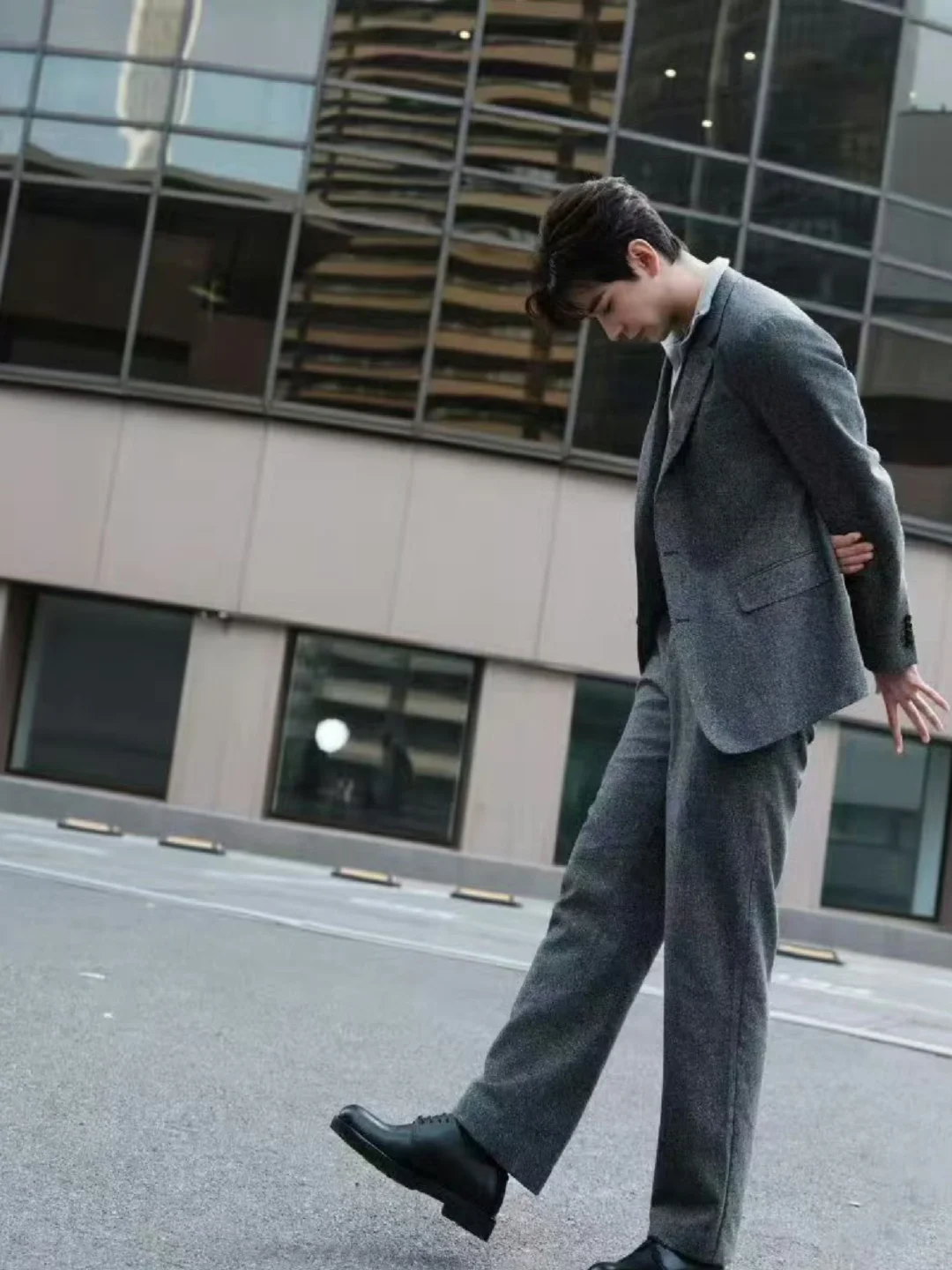 西装 | 当陈星旭灰毛呢西装撞在我审美上！