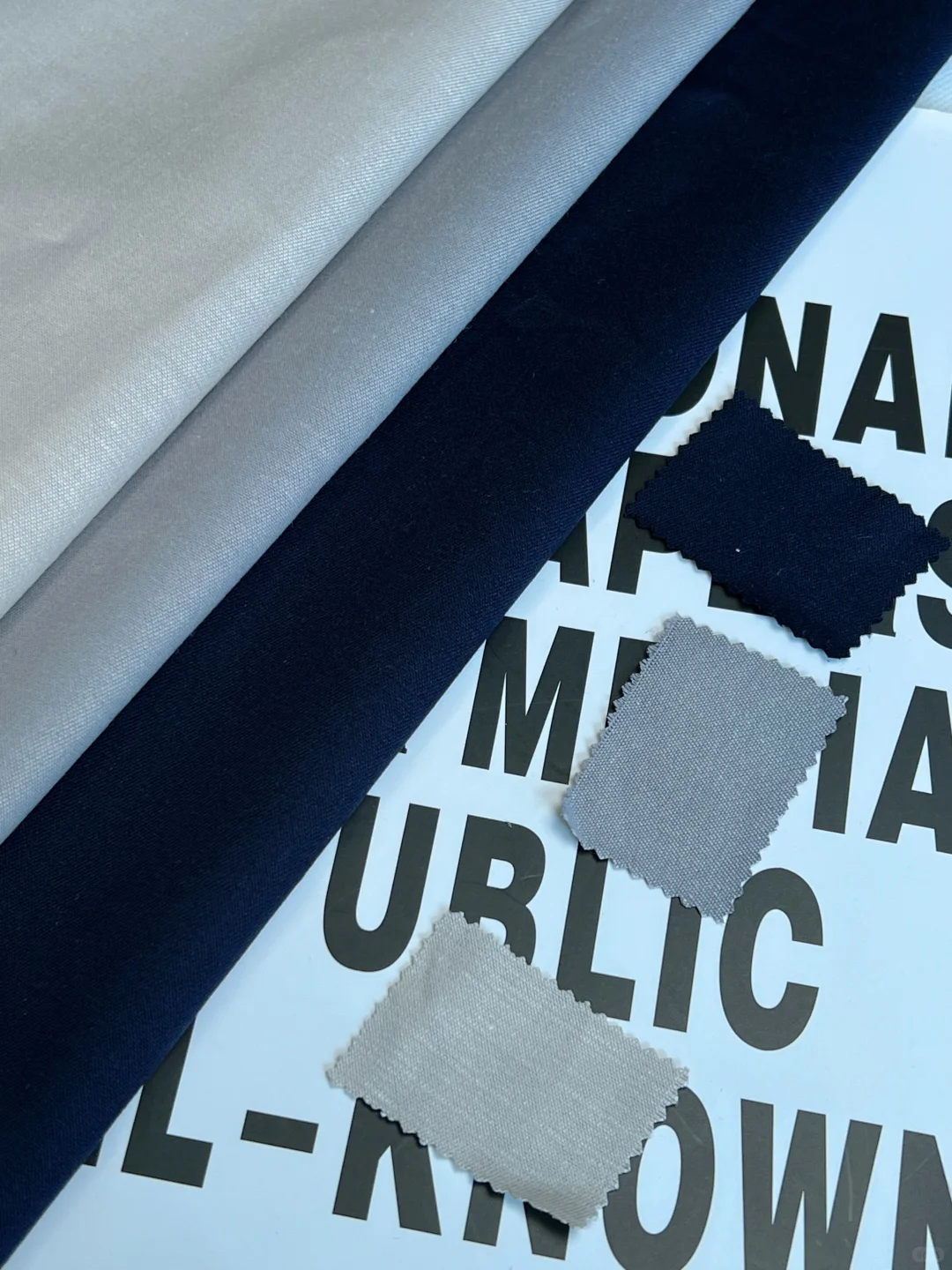 是谁在找这款户外高弹亚麻休闲面料❓设计师❓