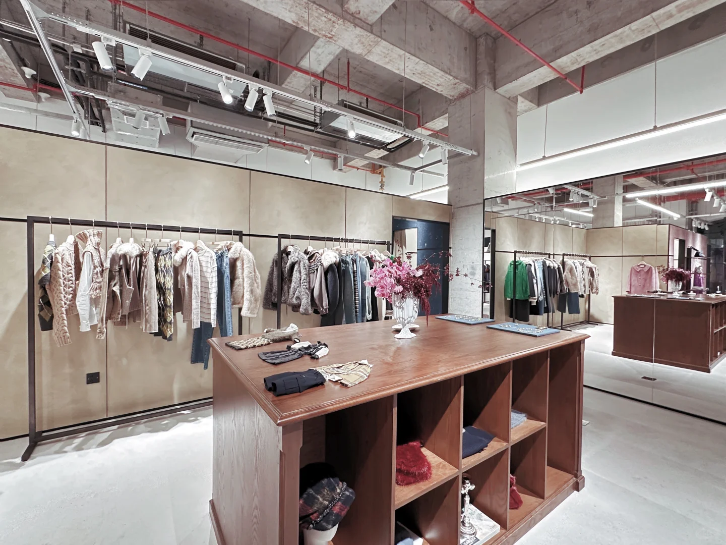 WYSH翡悦里新开的设计师品牌JUNWEI LIN