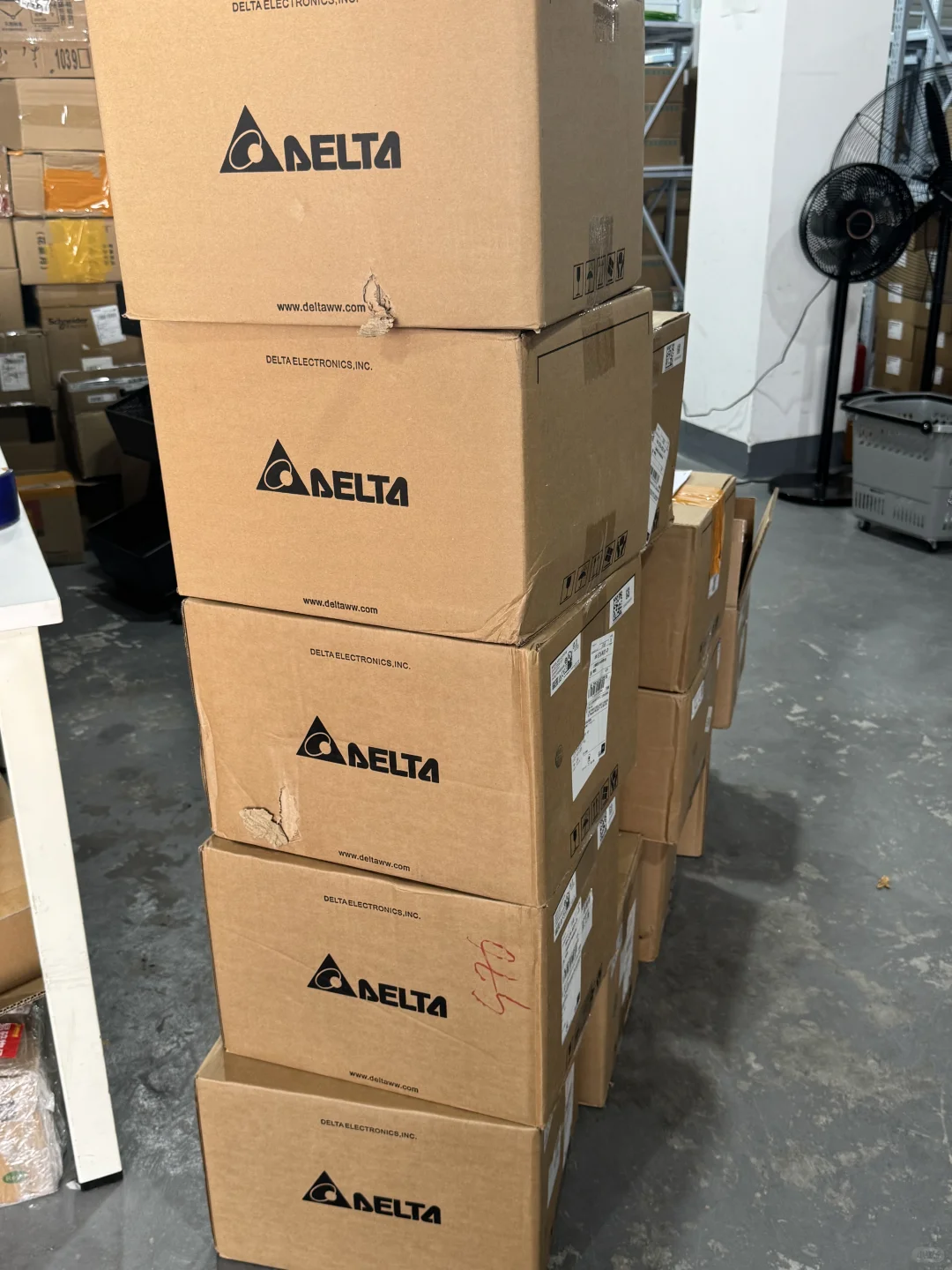 台达大量现货到仓?