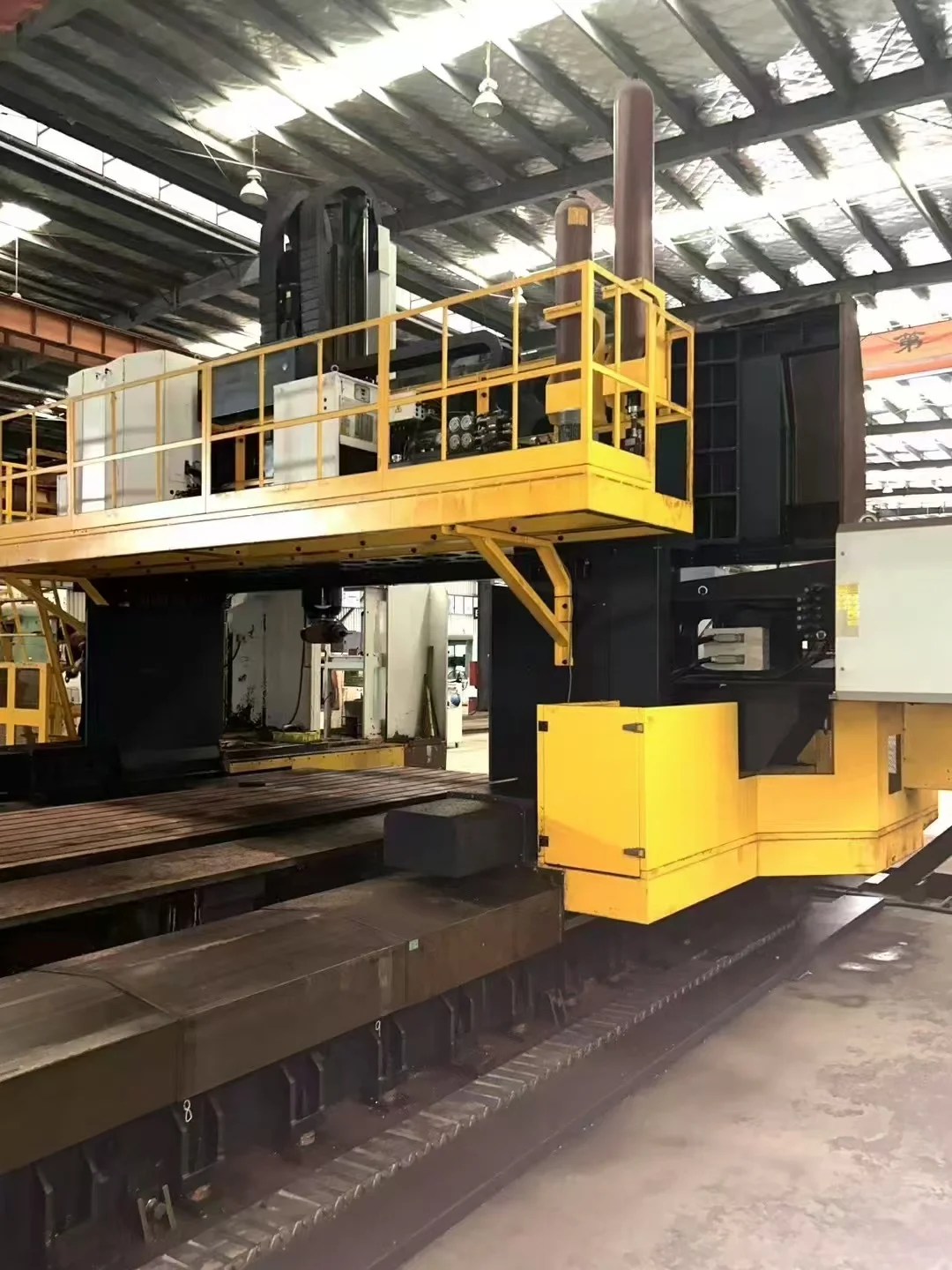 数控定梁动柱龙门镗铣床