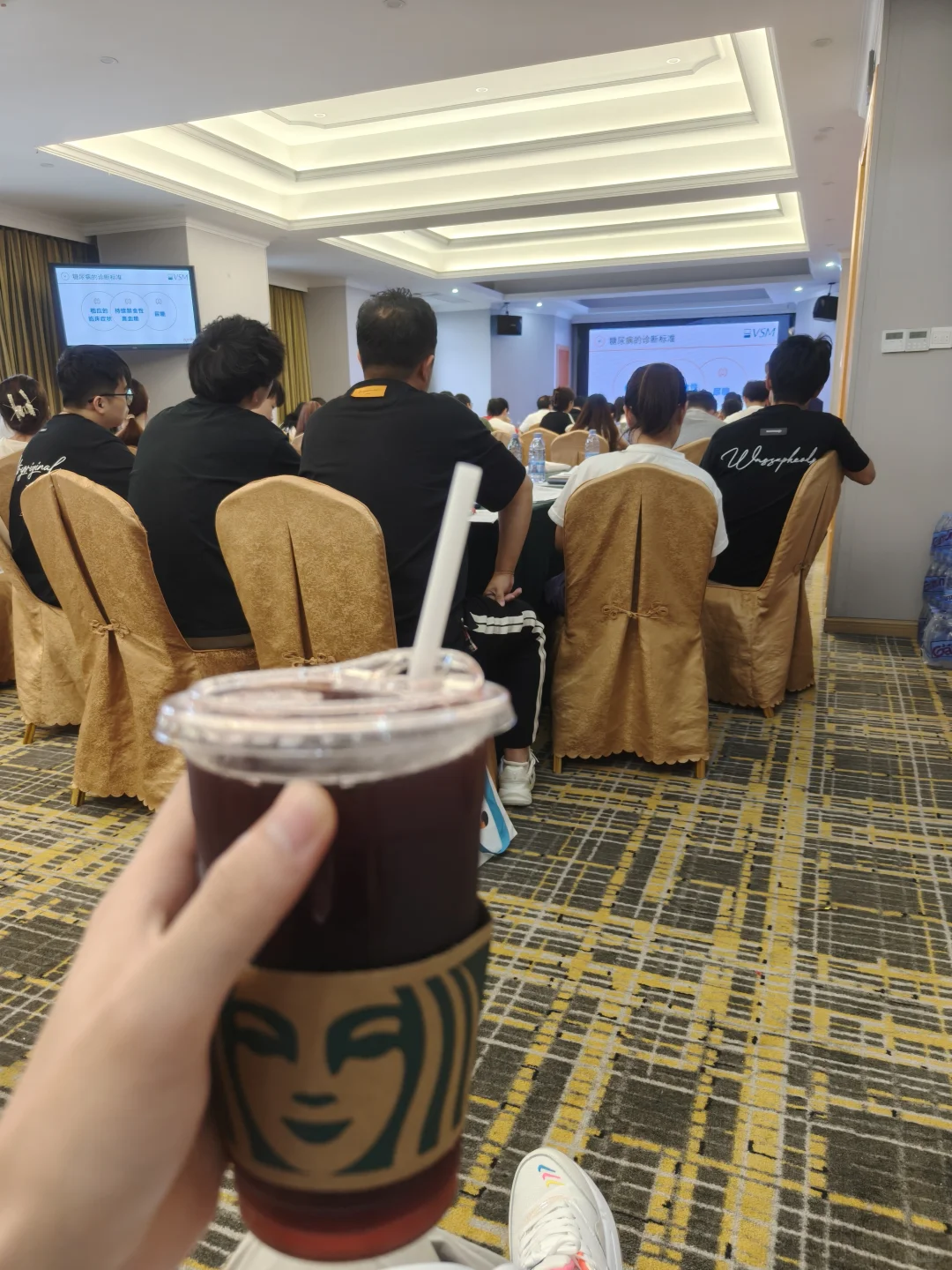 00后入职宠物医疗设备的第2个月