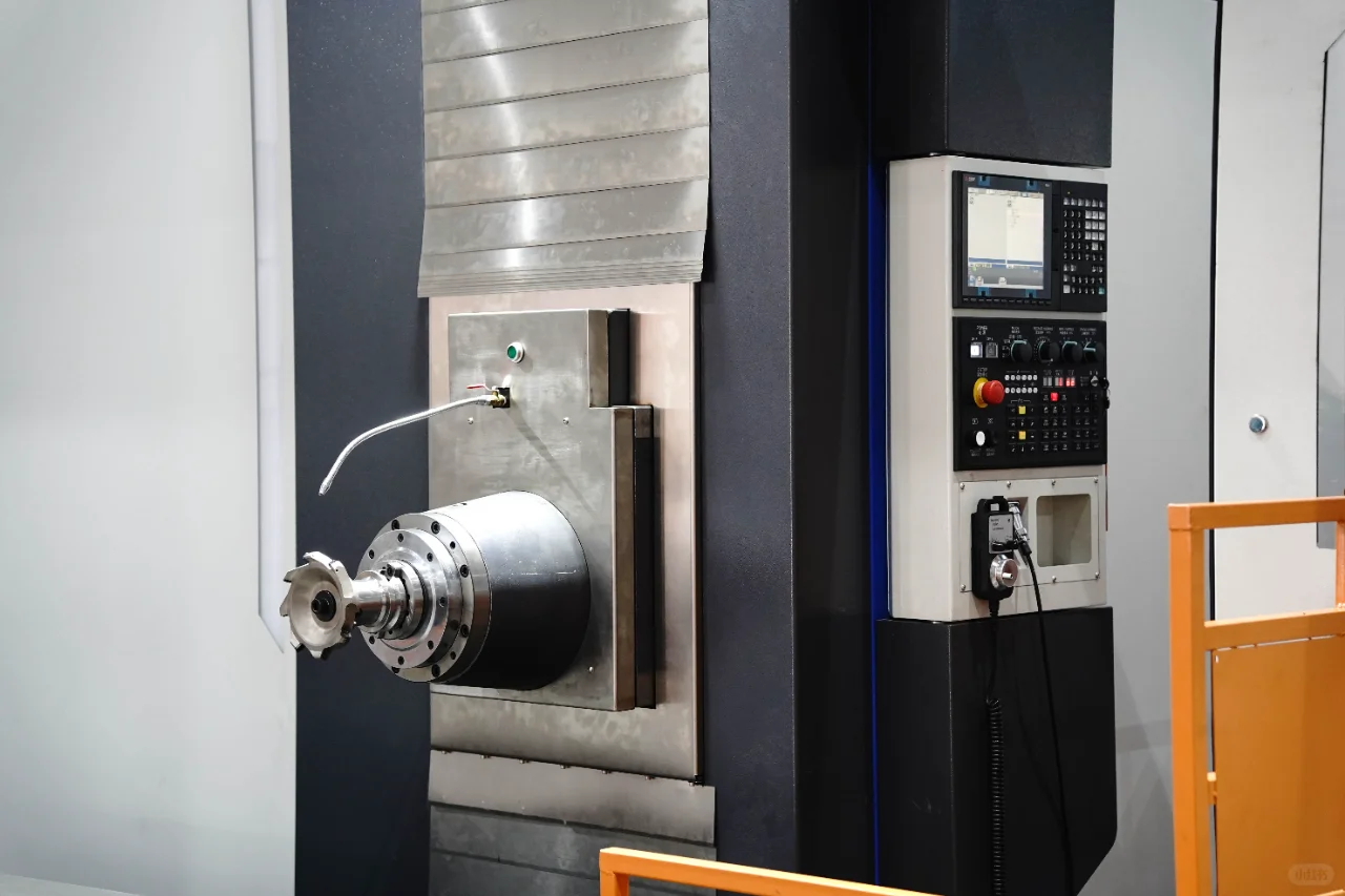 你不会还不知道铣床和车床有什么区别吧？