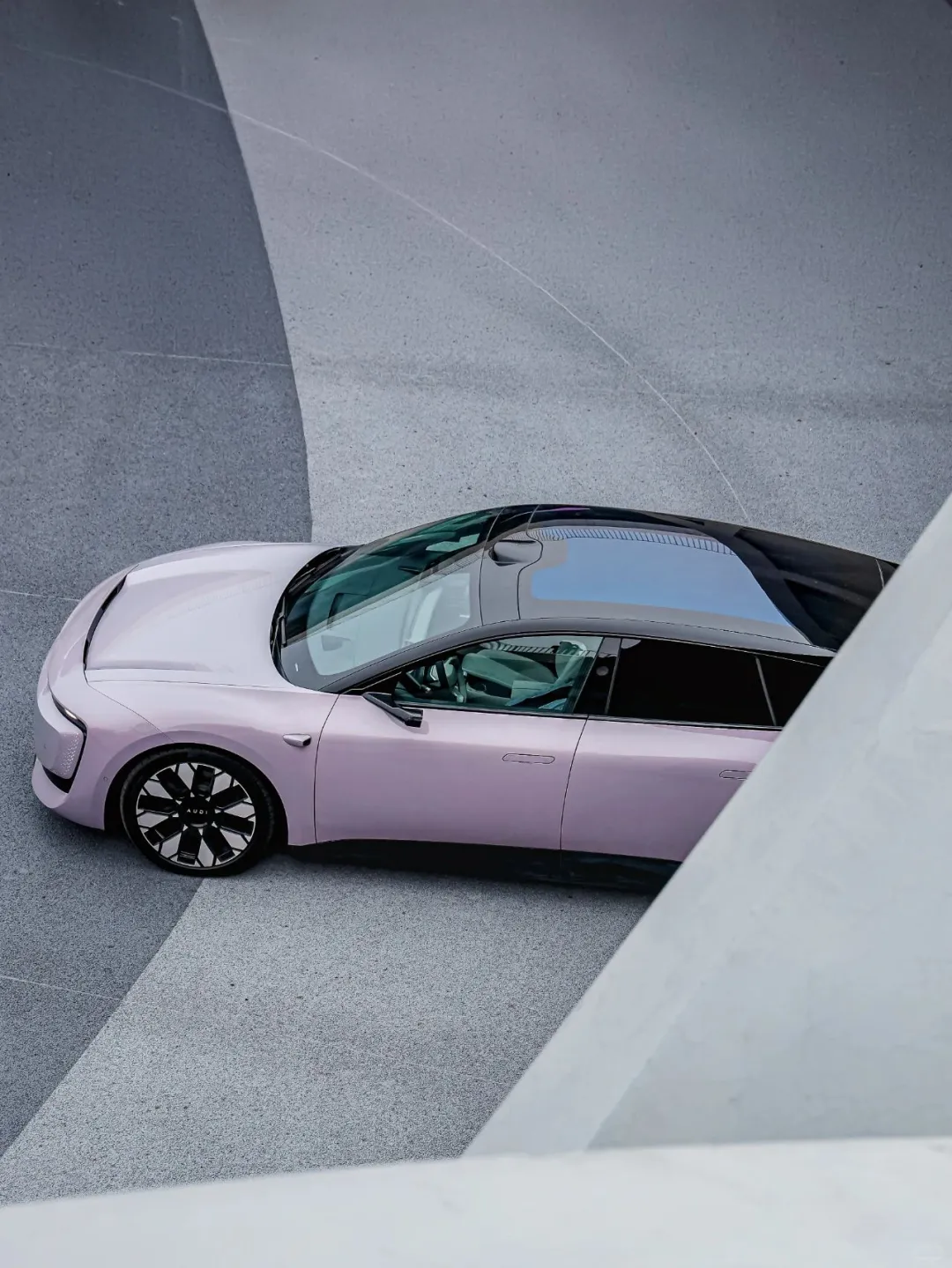 上汽奥迪E5 Sport back的可调光天幕