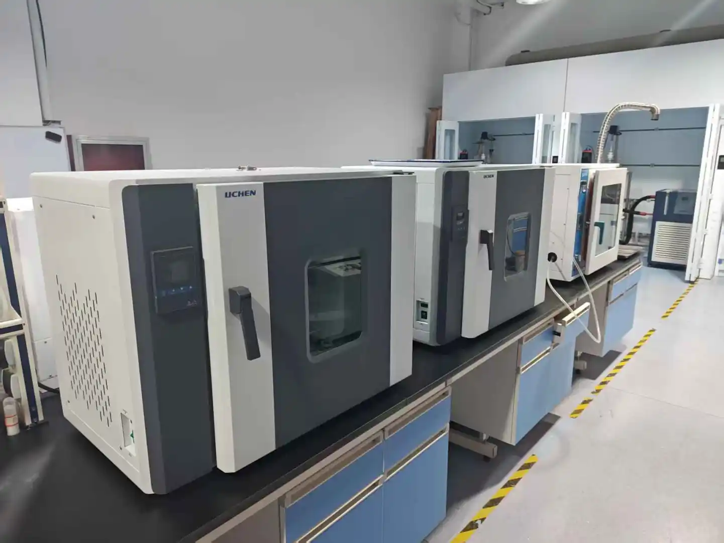 出售实验室设备